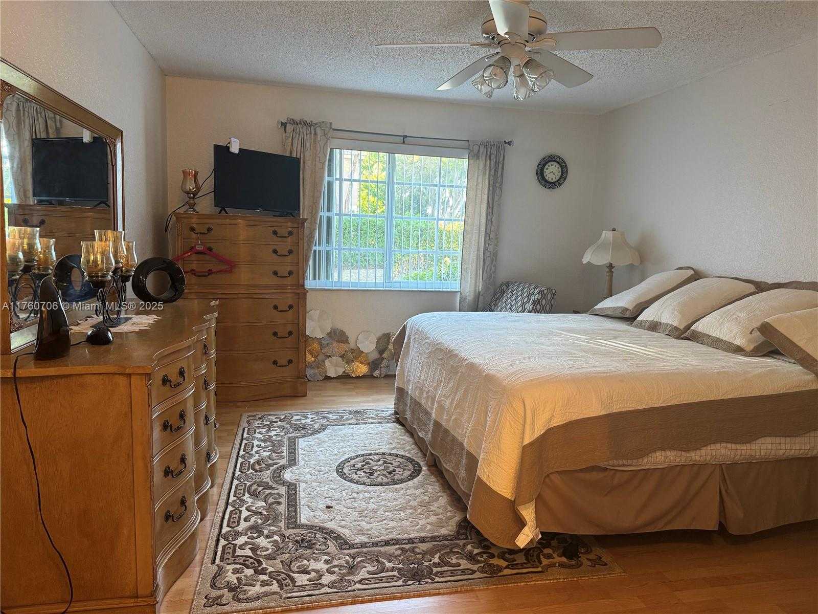 Small Image of 8598 LYCHEE DR #501, Tamarac Number 7