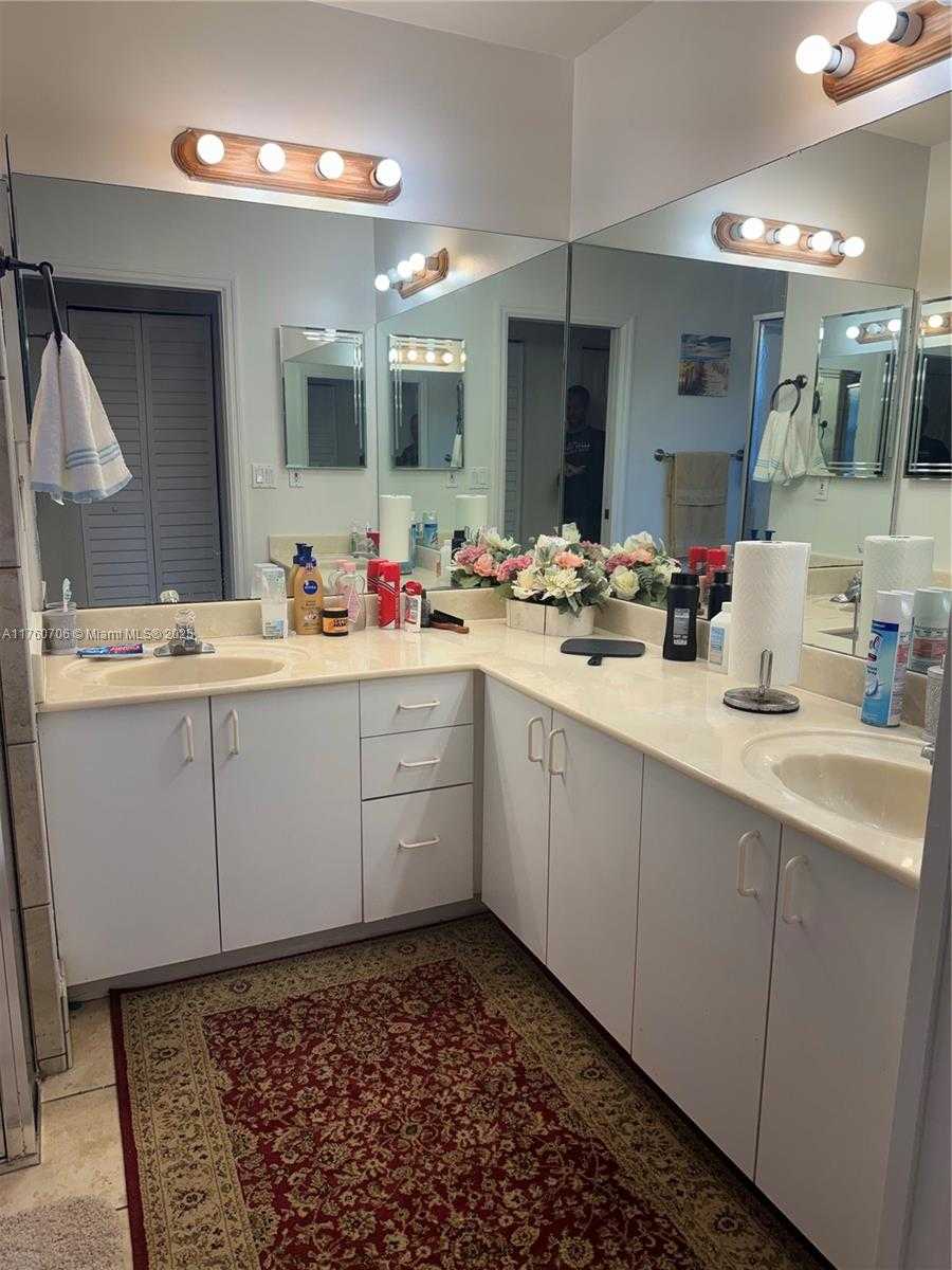 Small Image of 8598 LYCHEE DR #501, Tamarac Number 8