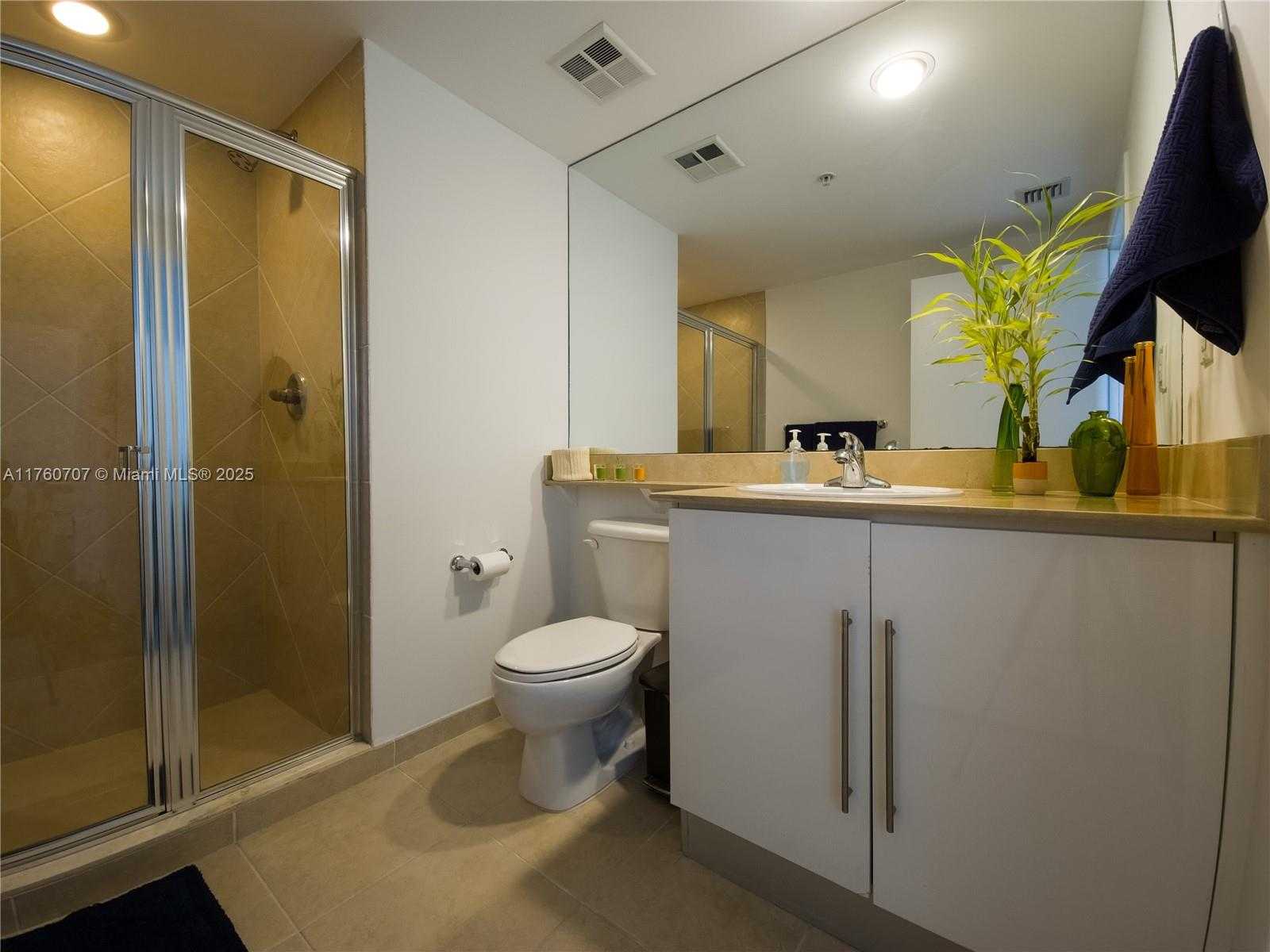 Small Image of 325 SOUTH BISCAYNE BLVD #3414, Miami Number 15