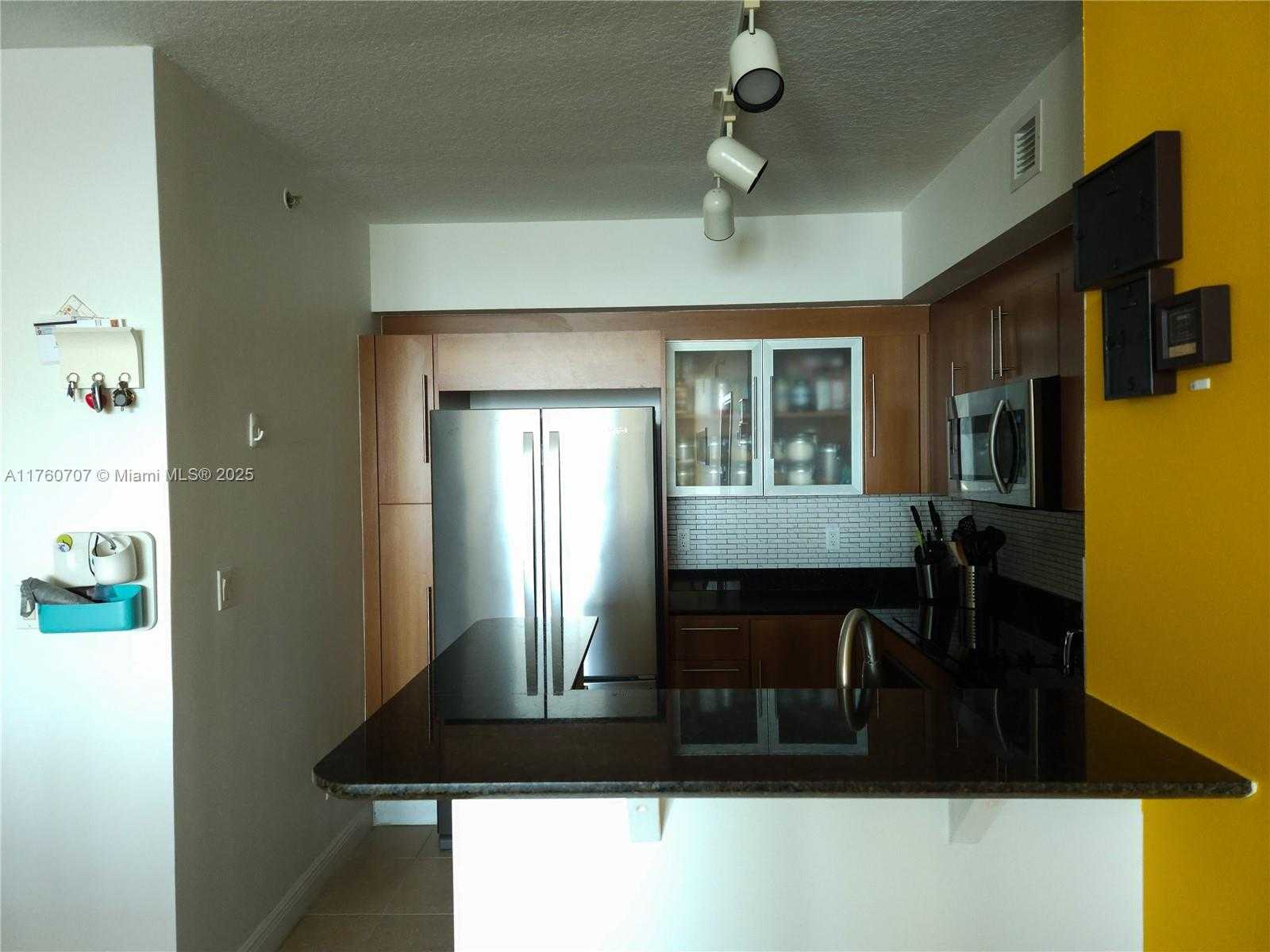 Small Image of 325 SOUTH BISCAYNE BLVD #3414, Miami Number 5