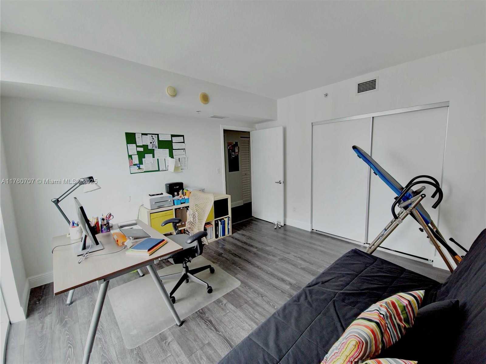 Small Image of 325 SOUTH BISCAYNE BLVD #3414, Miami Number 8