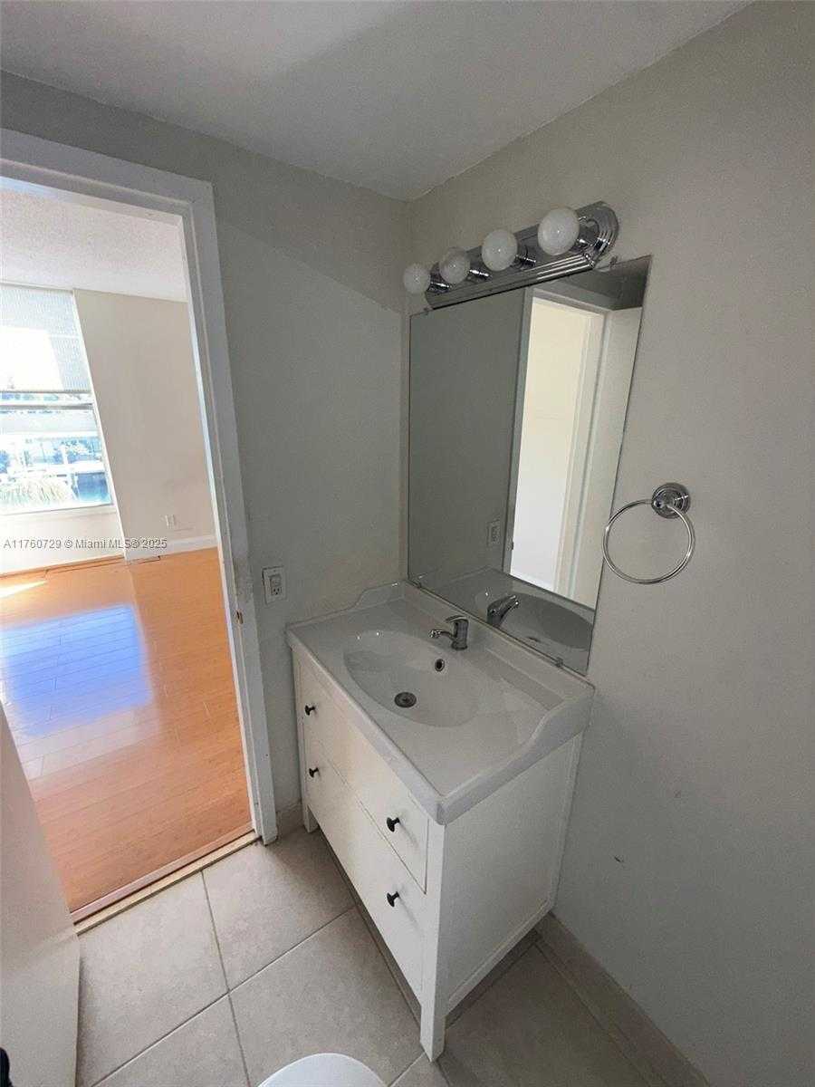 Small Image of 2000 NORTH EAST 135TH ST #309, North Miami Number 10