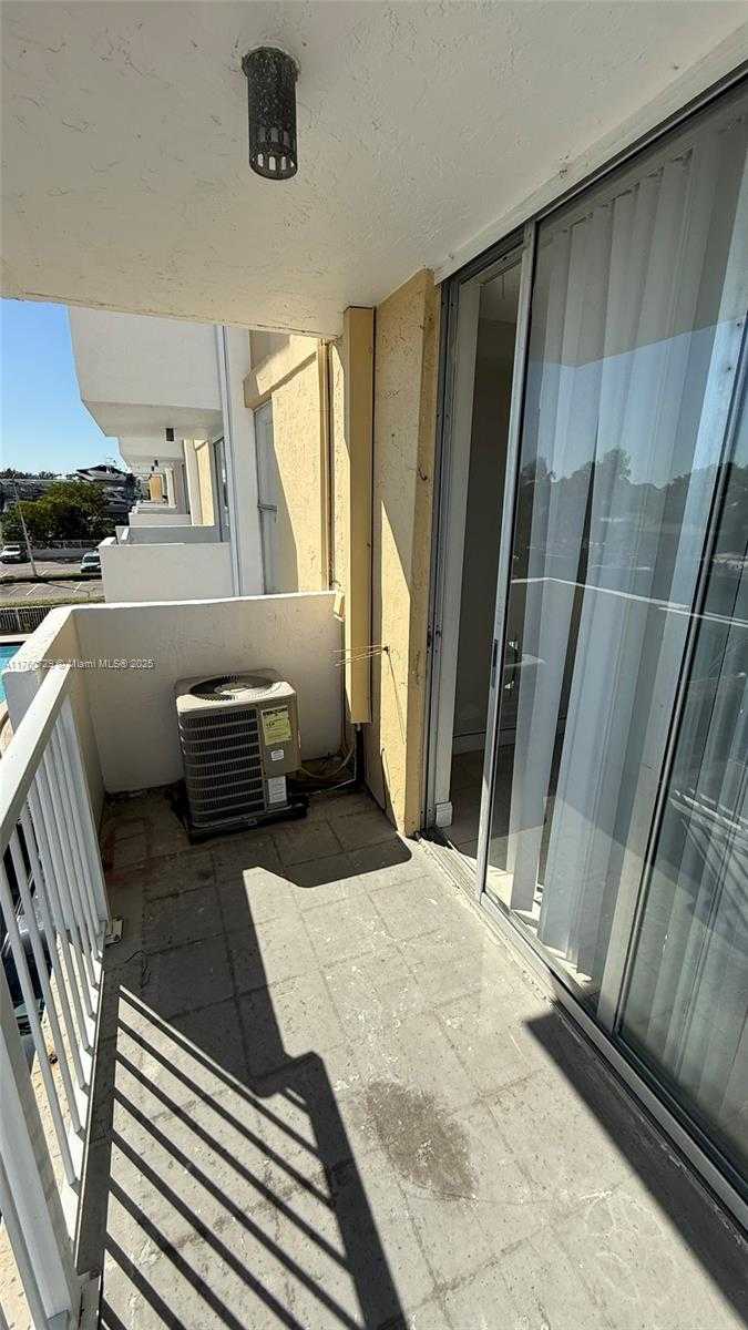 Small Image of 2000 NORTH EAST 135TH ST #309, North Miami Number 26