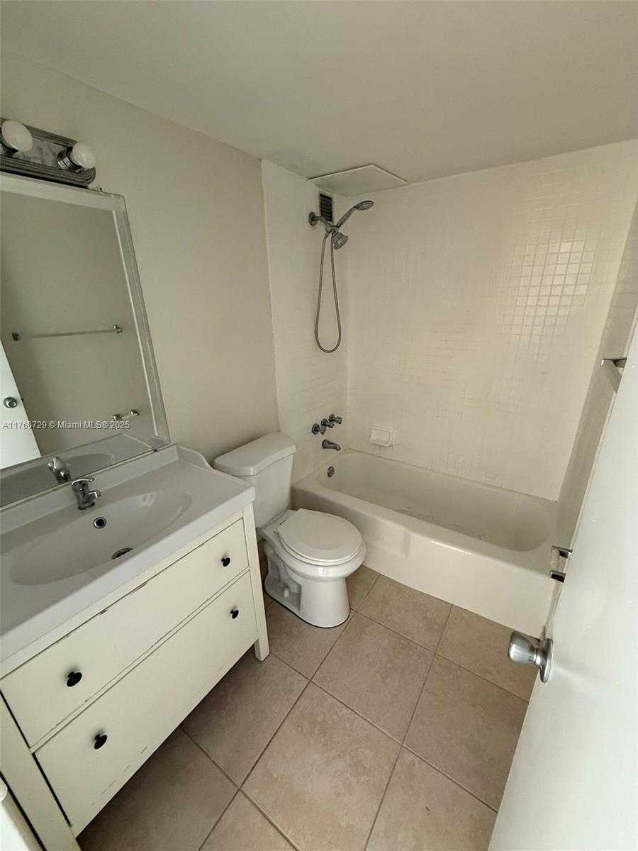 Small Image of 2000 NORTH EAST 135TH ST #309, North Miami Number 31