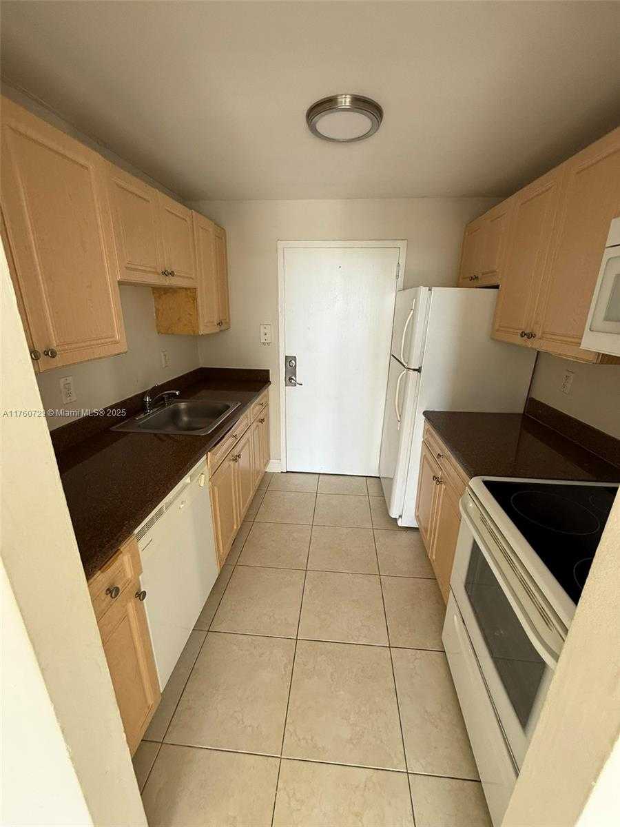 Small Image of 2000 NORTH EAST 135TH ST #309, North Miami Number 4