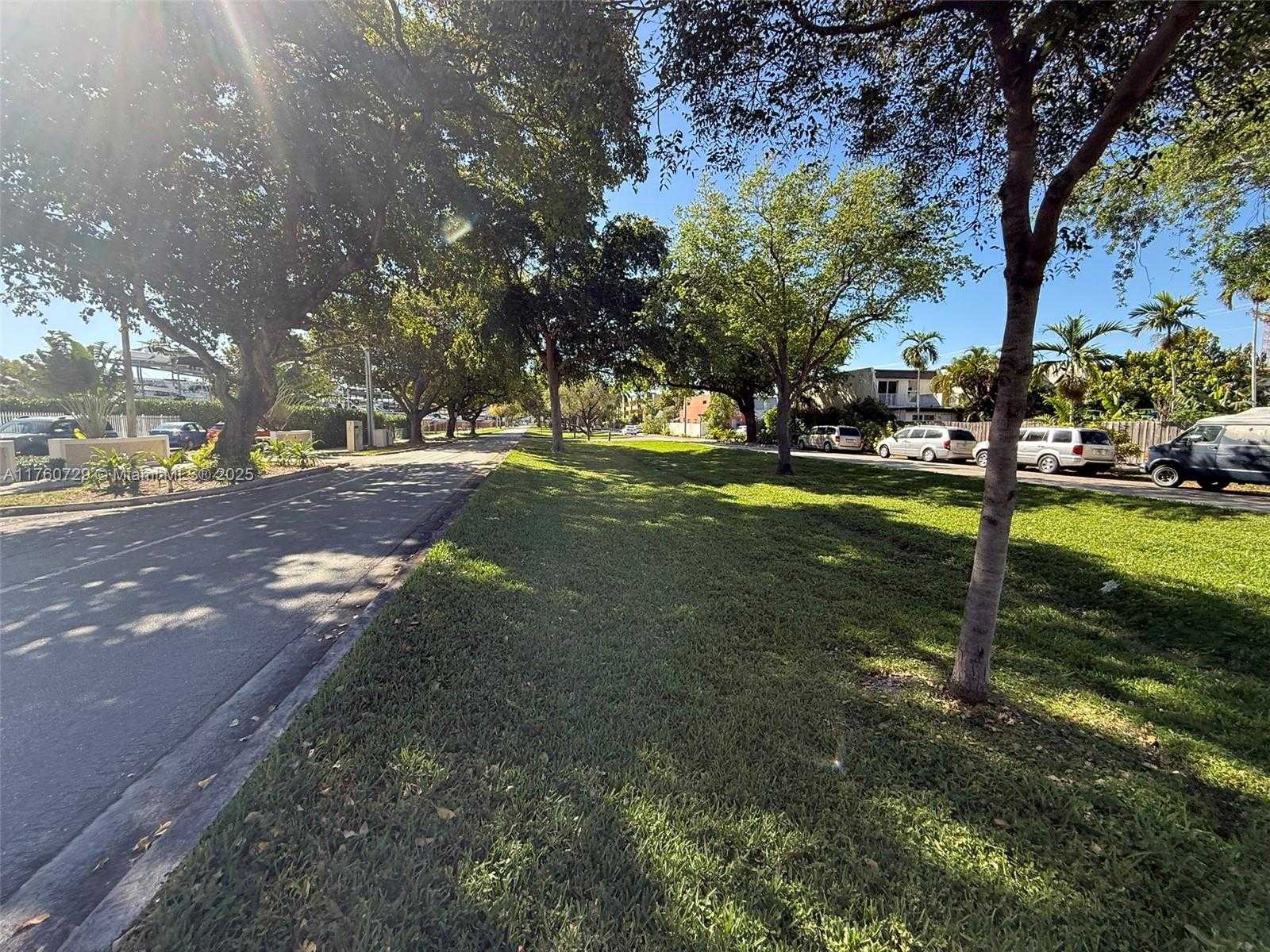 Small Image of 2000 NORTH EAST 135TH ST #309, North Miami Number 45