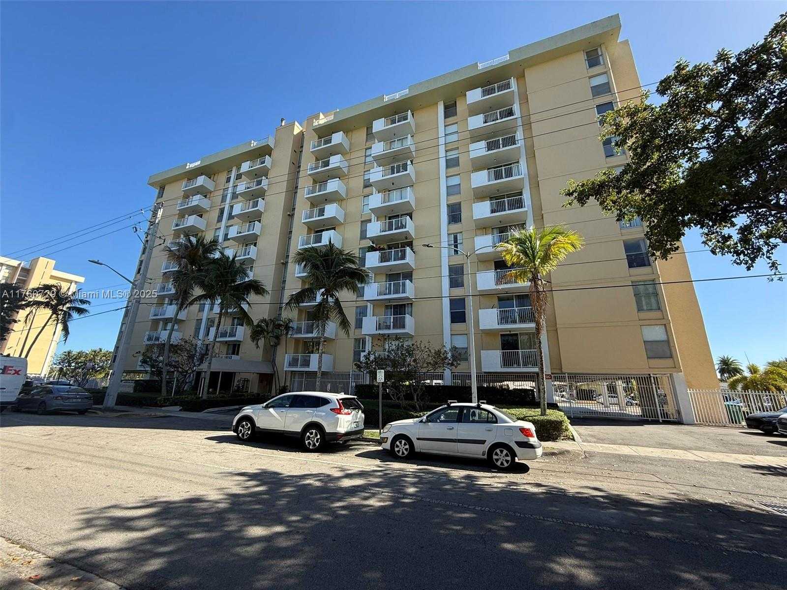 Small Image of 2000 NORTH EAST 135TH ST #309, North Miami Number 46