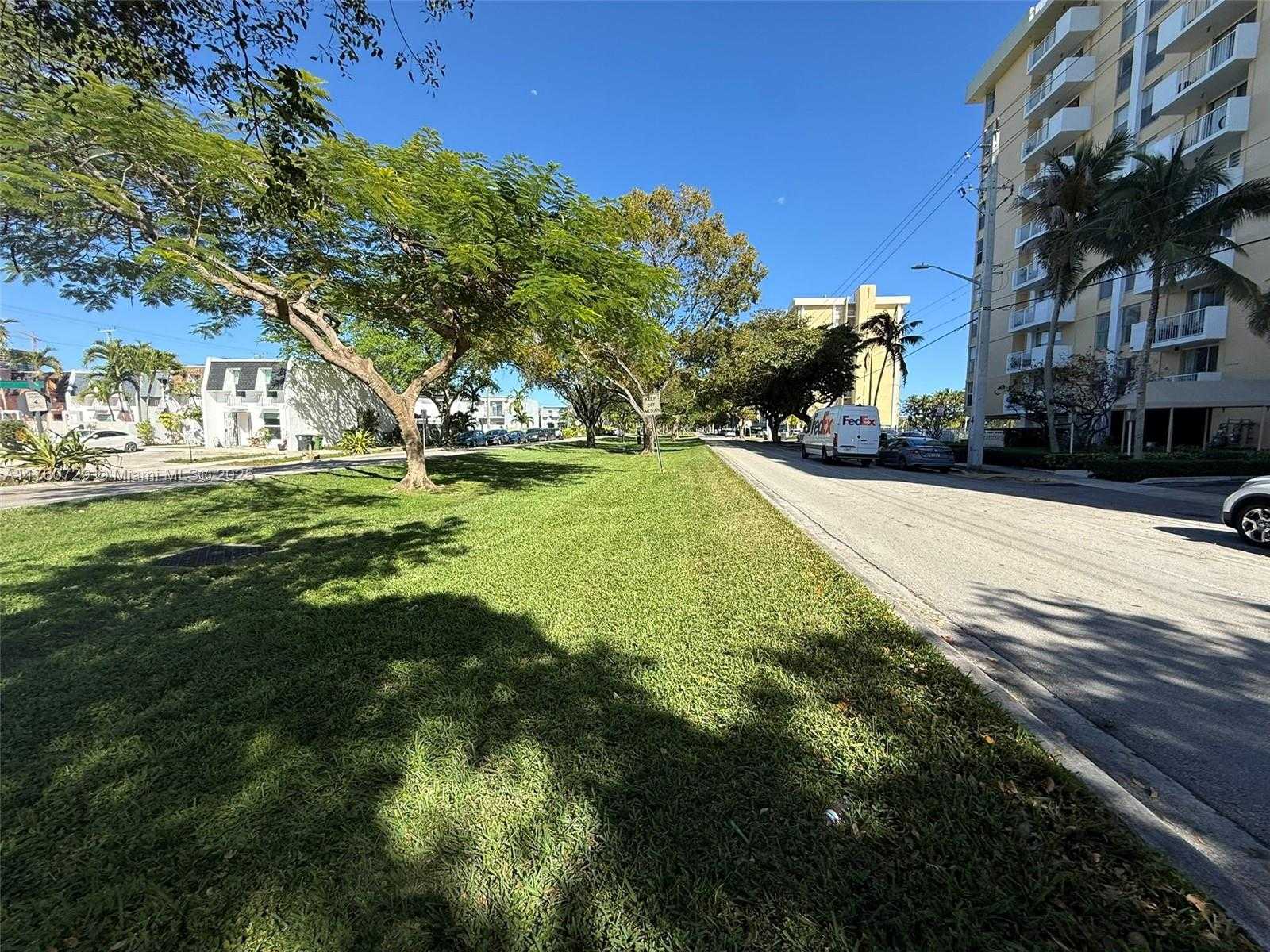 Small Image of 2000 NORTH EAST 135TH ST #309, North Miami Number 47