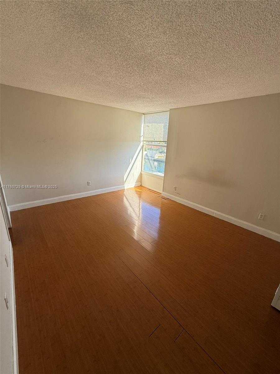 Small Image of 2000 NORTH EAST 135TH ST #309, North Miami Number 7