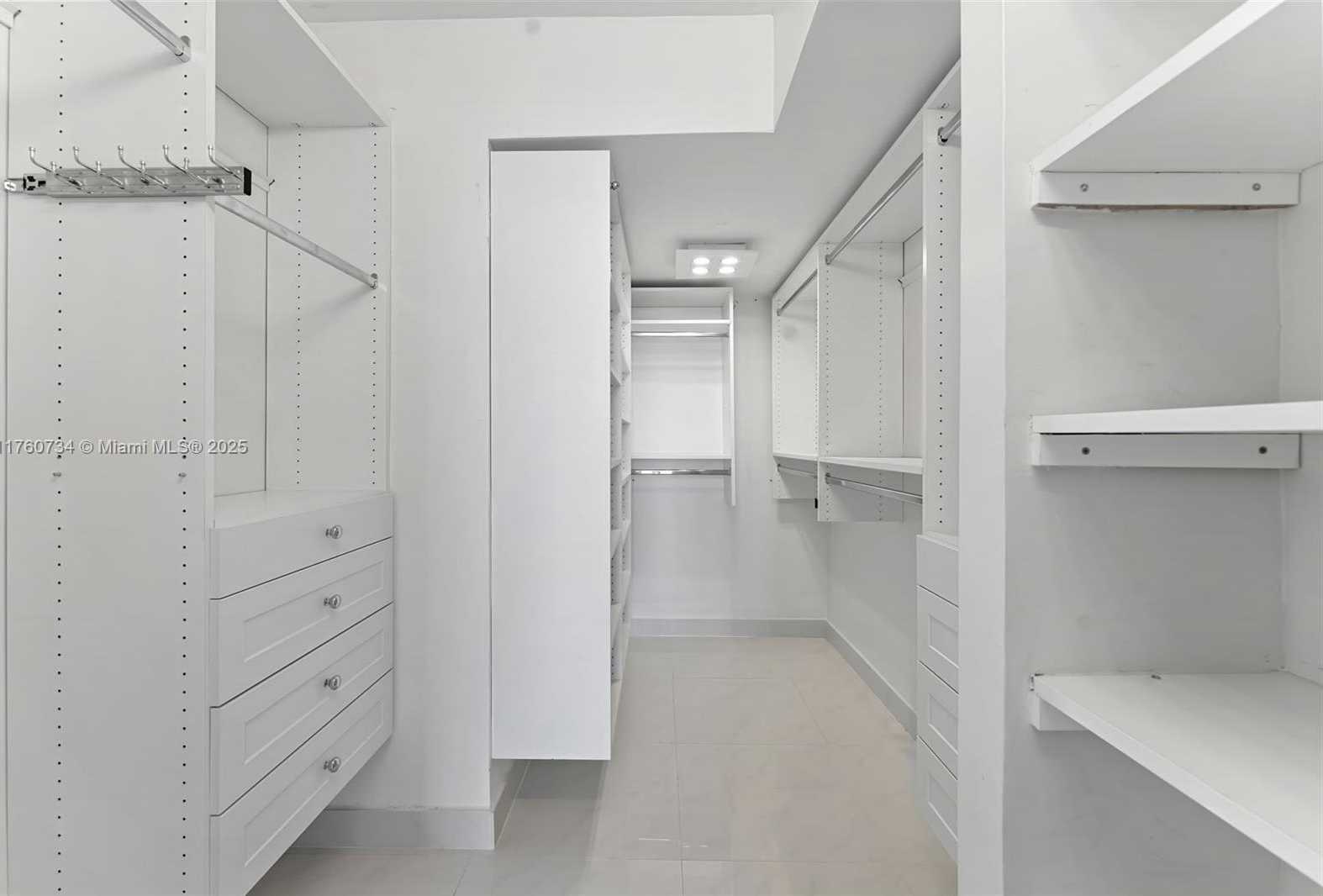 Small Image of 3701 NORTH COUNTRY CLUB DR #1206, Aventura Number 15