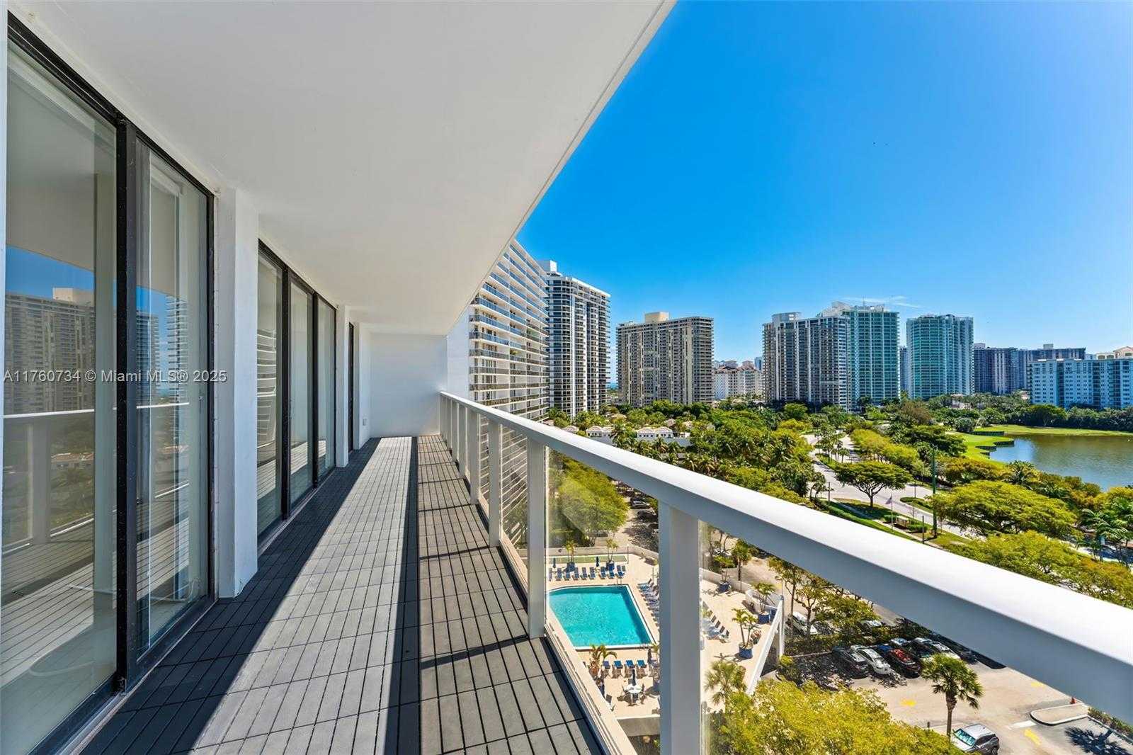 Small Image of 3701 NORTH COUNTRY CLUB DR #1206, Aventura Number 4