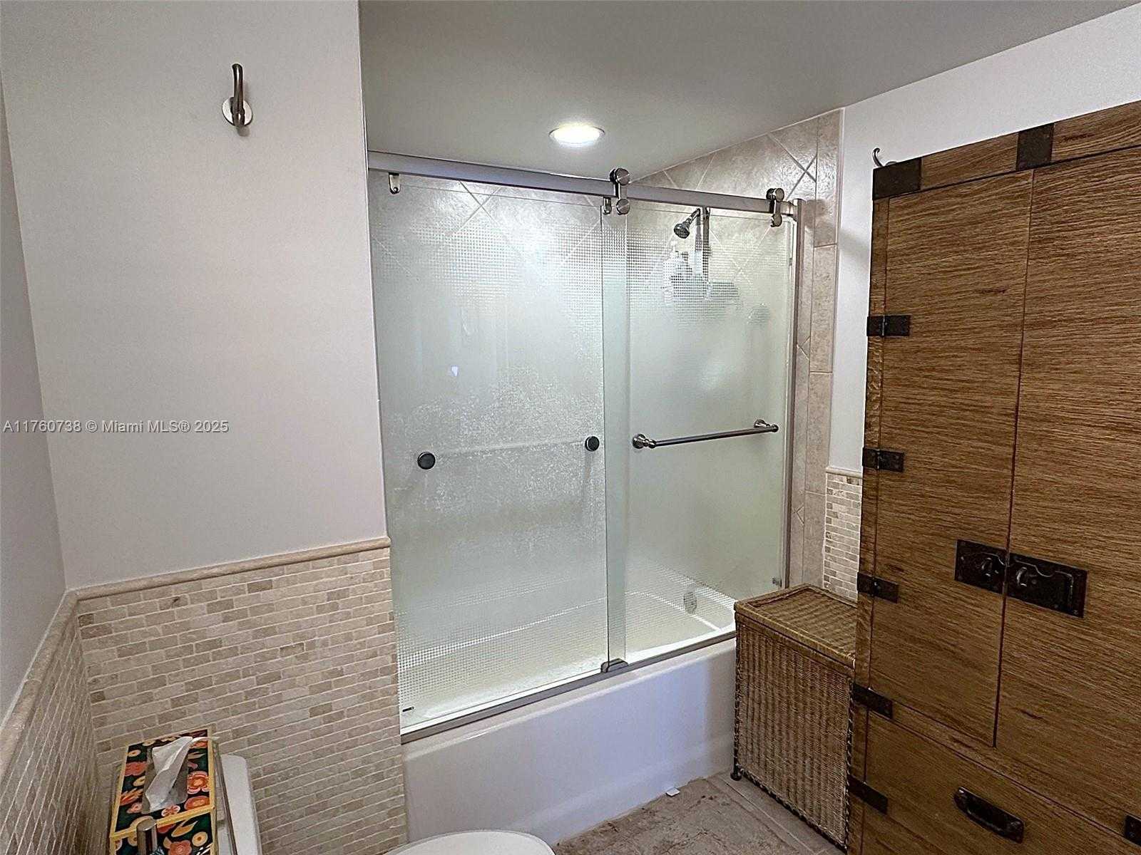 Small Image of 2080 SOUTH OCEAN DRIVE #304, Hallandale Beach Number 12