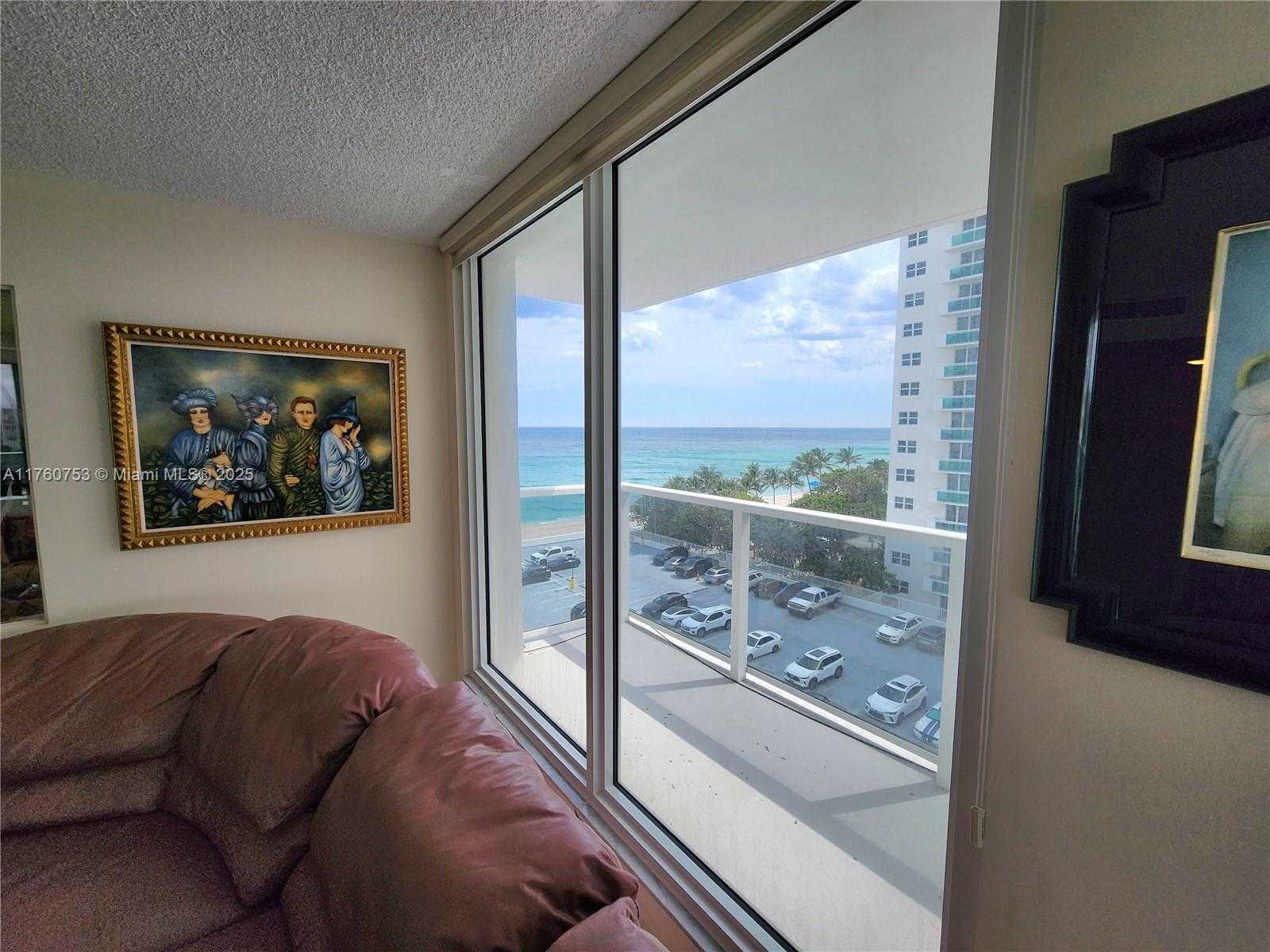 Small Image of 2751 SOUTH OCEAN DR #708S, Hollywood Number 3