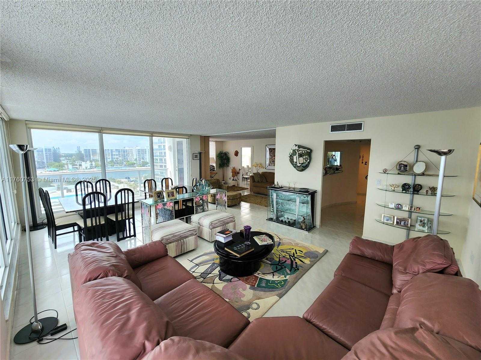 Small Image of 2751 SOUTH OCEAN DR #708S, Hollywood Number 4