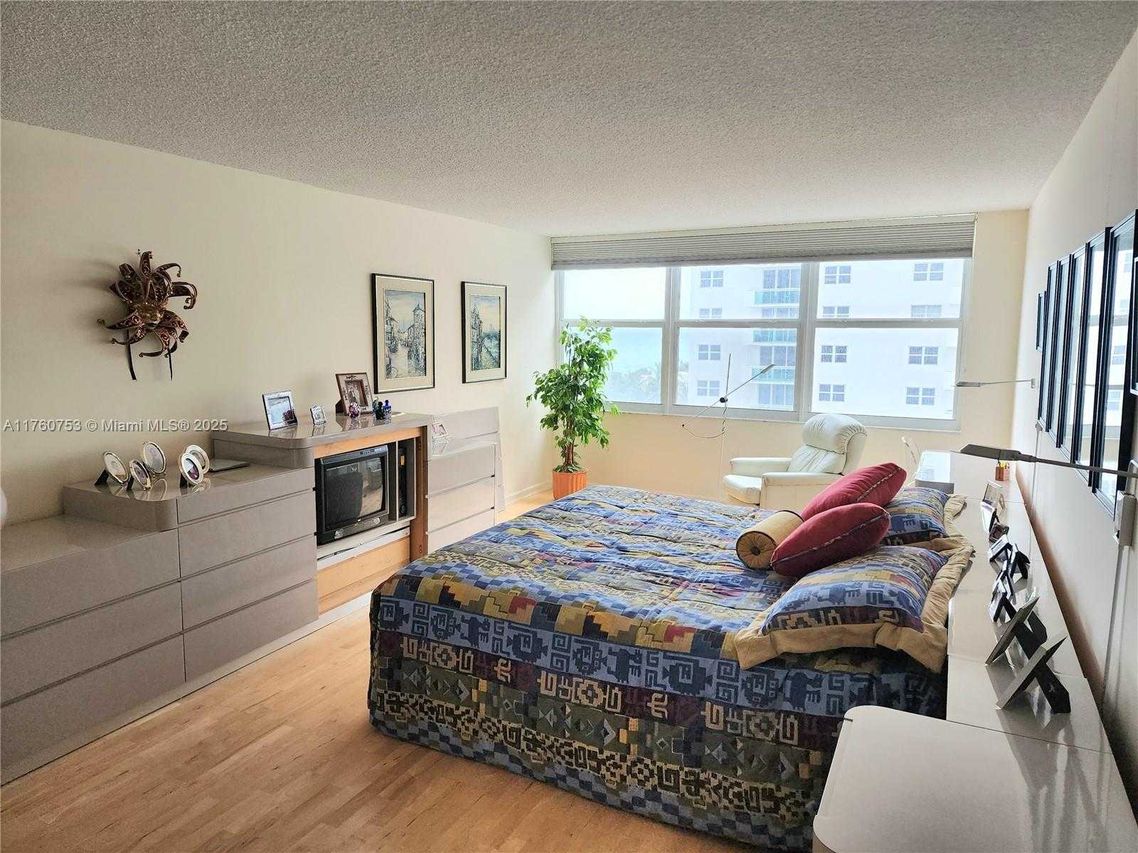 Small Image of 2751 SOUTH OCEAN DR #708S, Hollywood Number 5