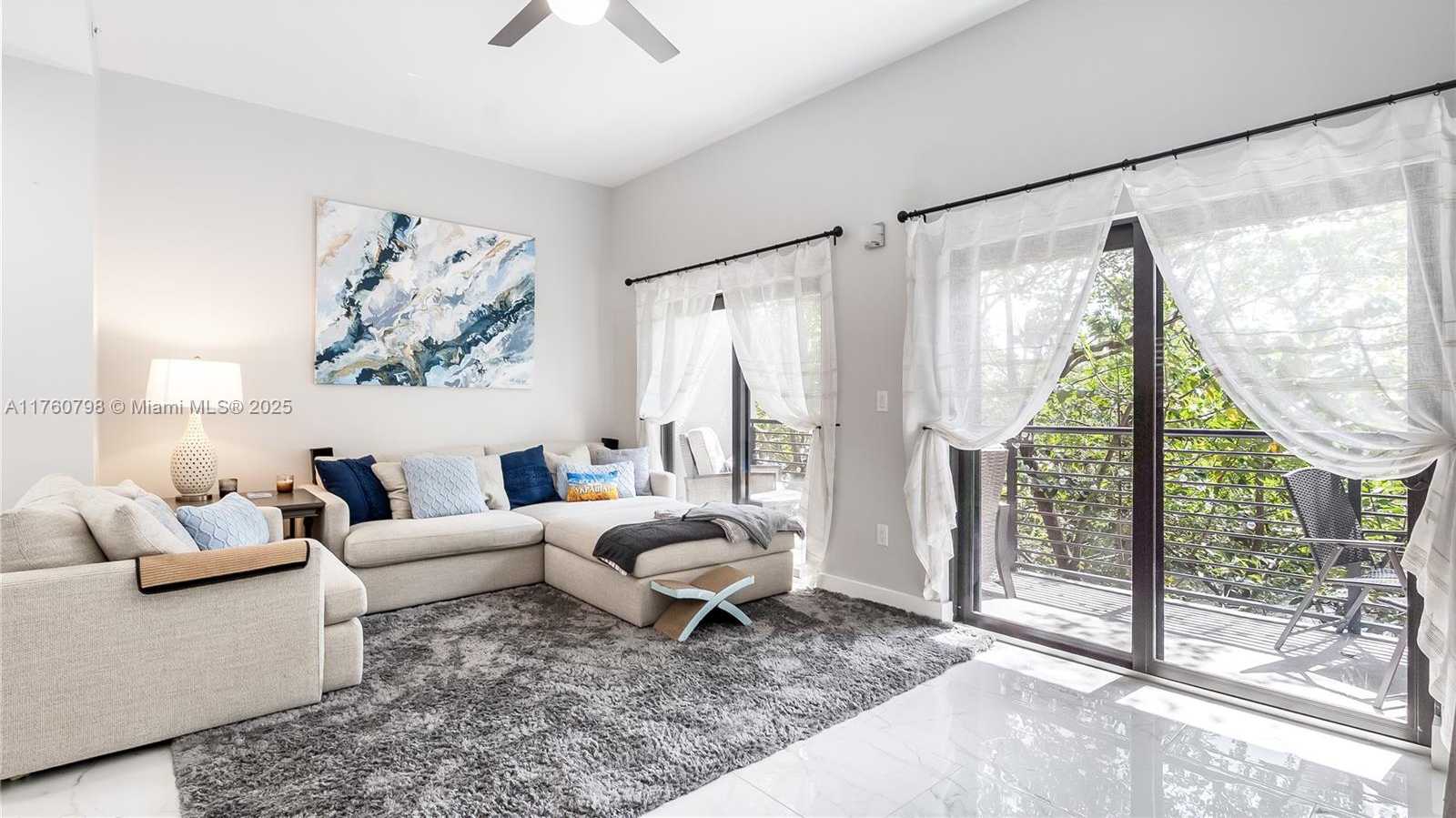 Small Image of 466 SOUTH EAST 1ST CIR, Pompano Beach Number 10