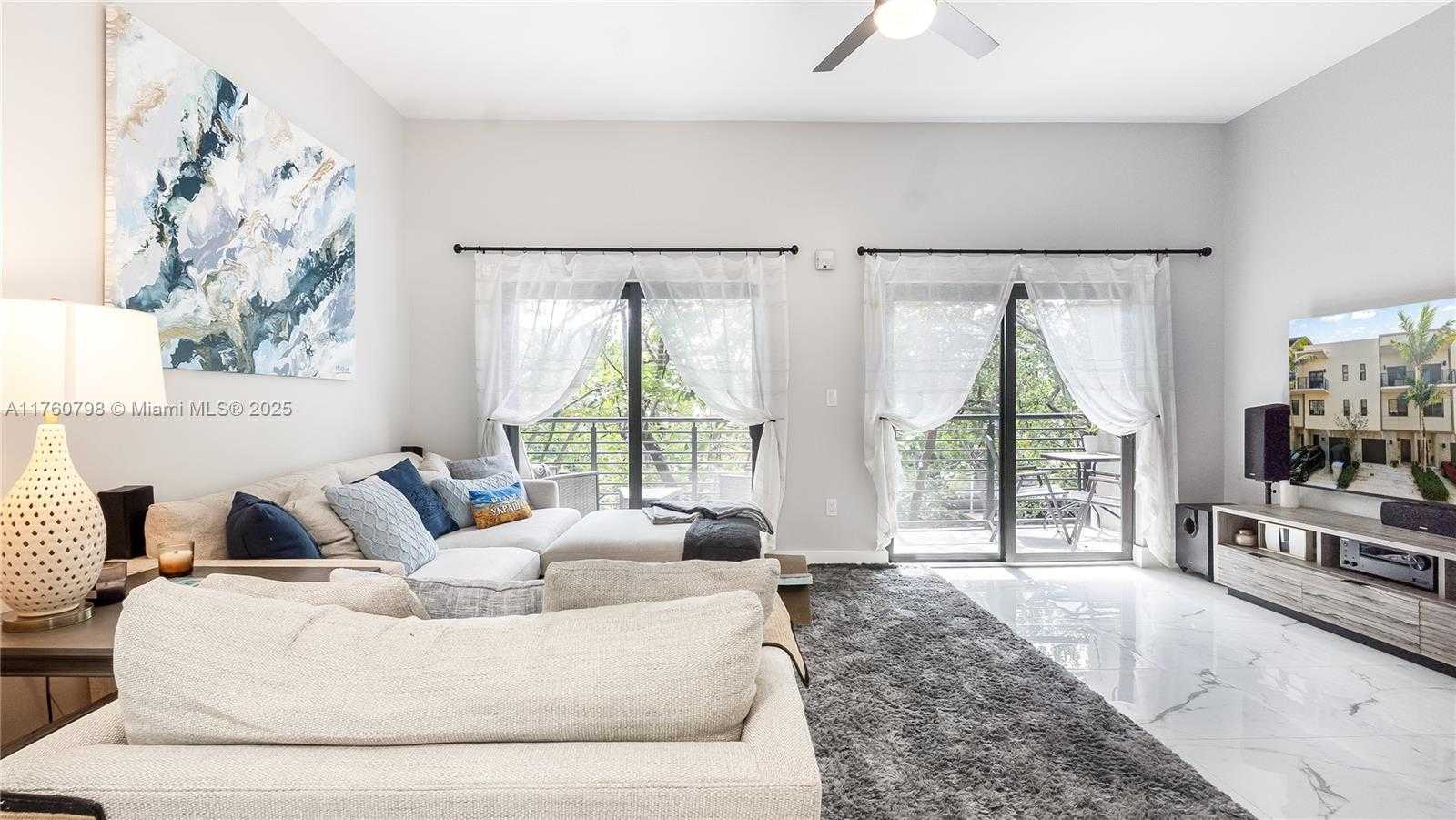 Small Image of 466 SOUTH EAST 1ST CIR, Pompano Beach Number 11