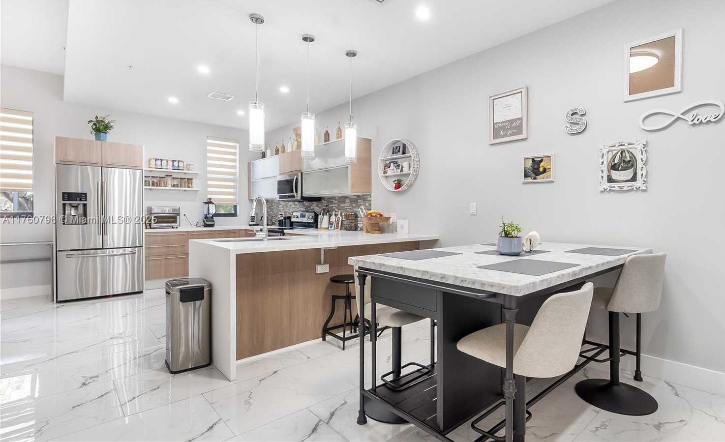 Small Image of 466 SOUTH EAST 1ST CIR, Pompano Beach Number 15