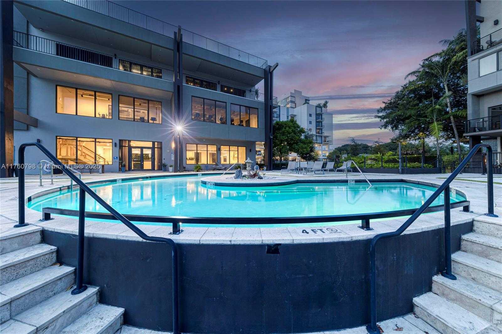 Small Image of 466 SOUTH EAST 1ST CIR, Pompano Beach Number 2