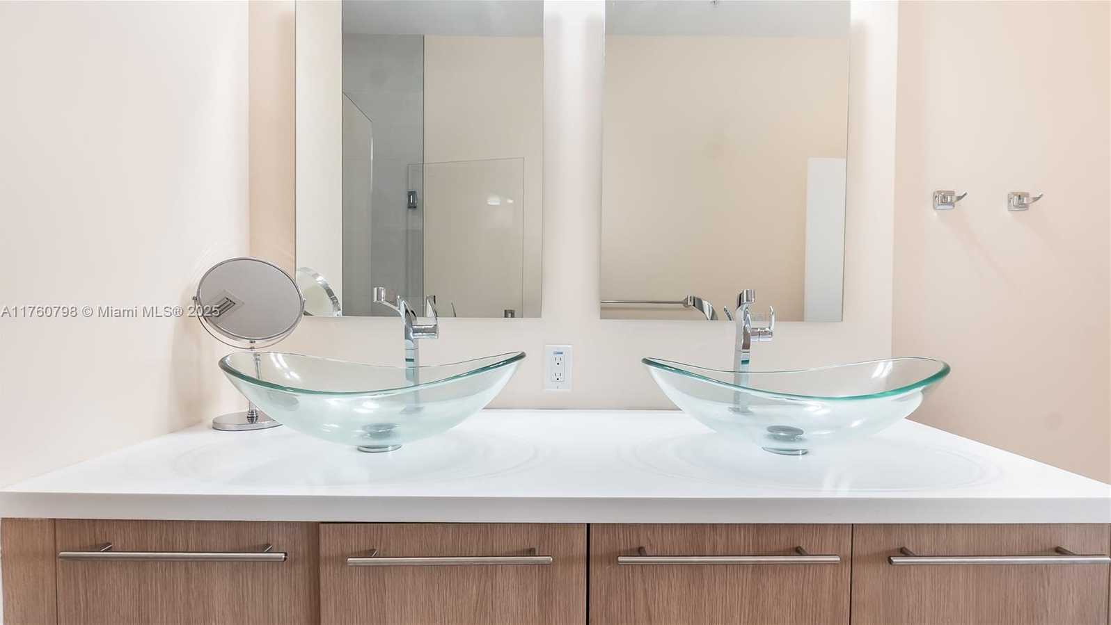 Small Image of 466 SOUTH EAST 1ST CIR, Pompano Beach Number 21