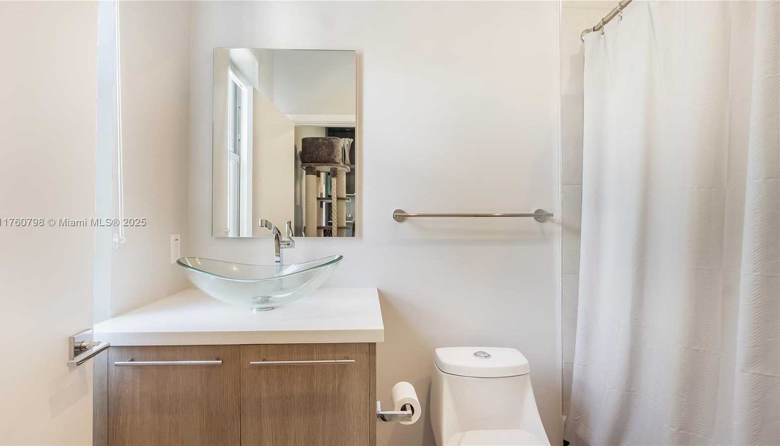 Small Image of 466 SOUTH EAST 1ST CIR, Pompano Beach Number 24