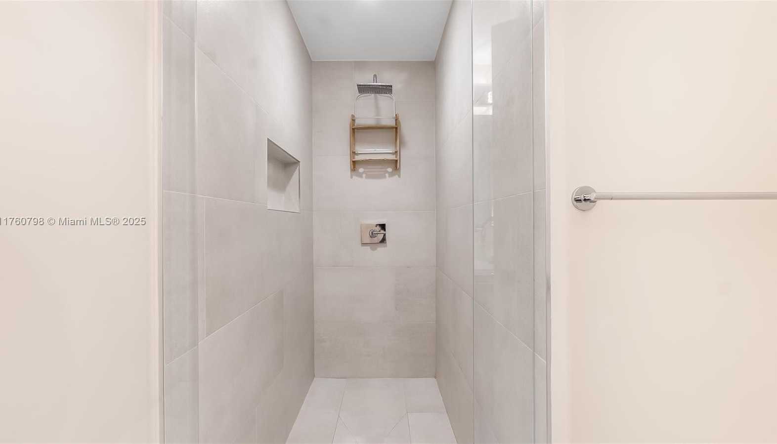 Small Image of 466 SOUTH EAST 1ST CIR, Pompano Beach Number 25