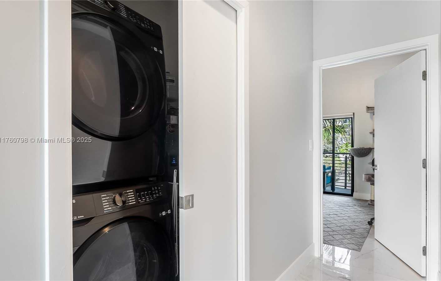 Small Image of 466 SOUTH EAST 1ST CIR, Pompano Beach Number 29