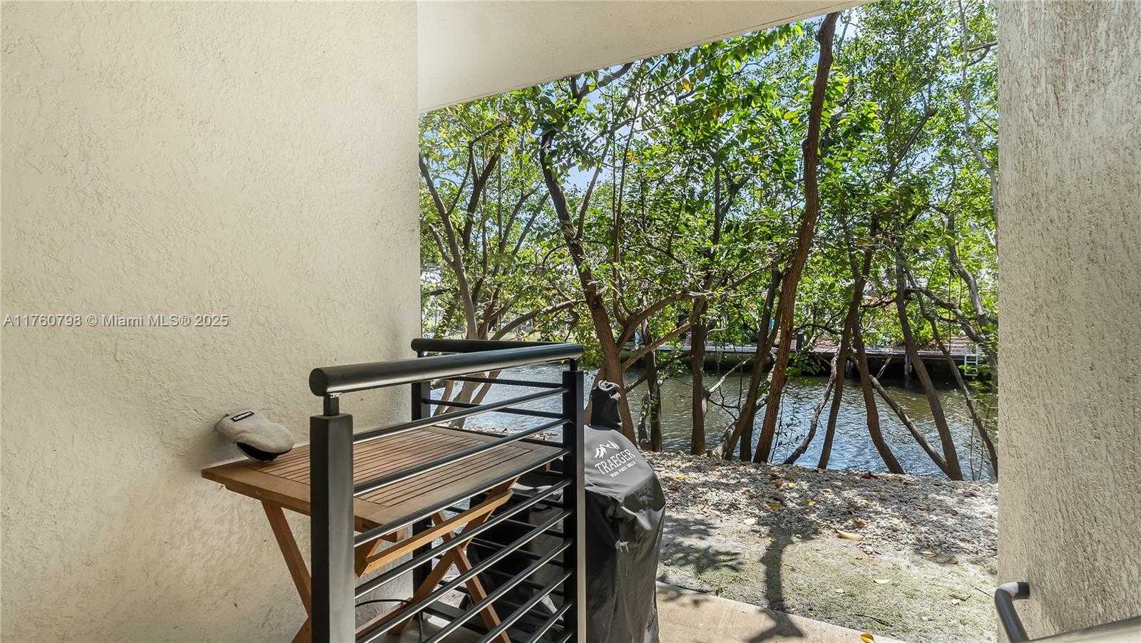 Small Image of 466 SOUTH EAST 1ST CIR, Pompano Beach Number 33