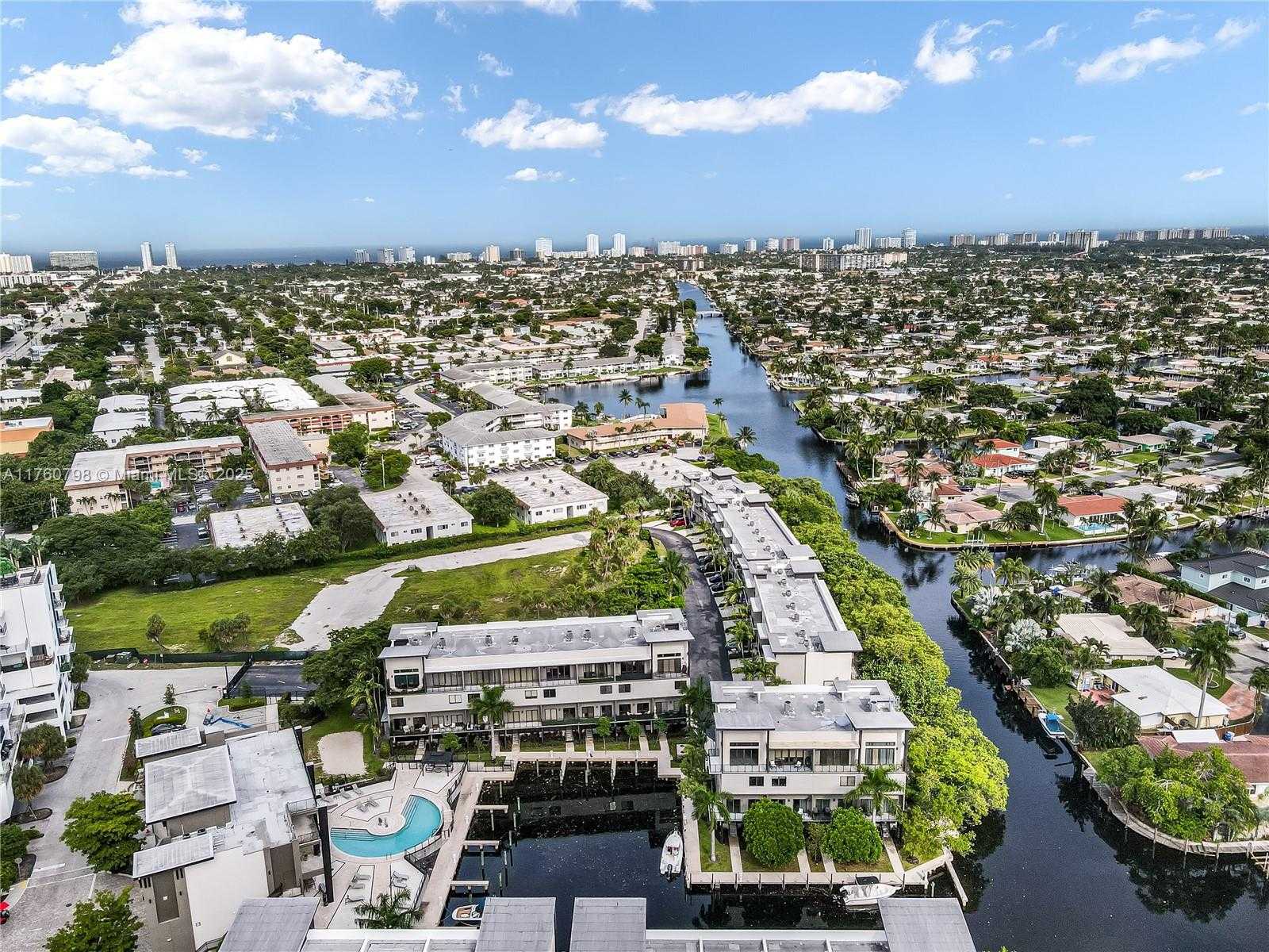 Small Image of 466 SOUTH EAST 1ST CIR, Pompano Beach Number 5