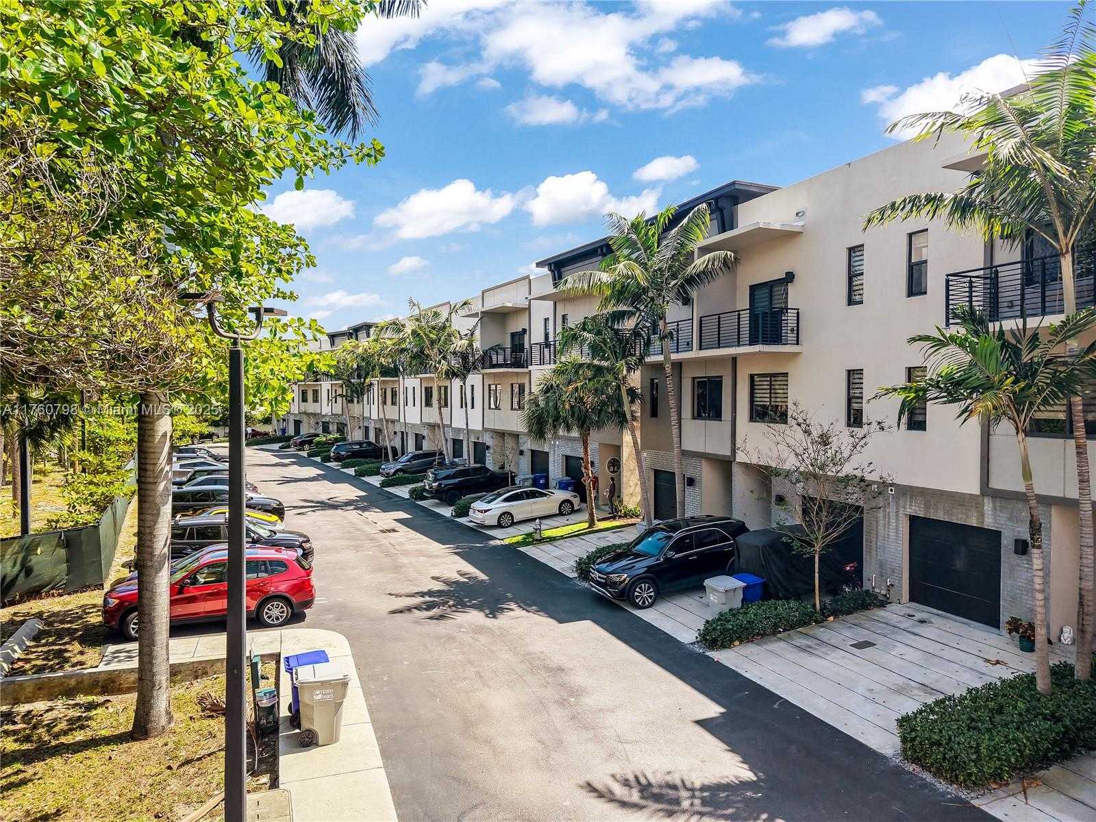 Small Image of 466 SOUTH EAST 1ST CIR, Pompano Beach Number 7