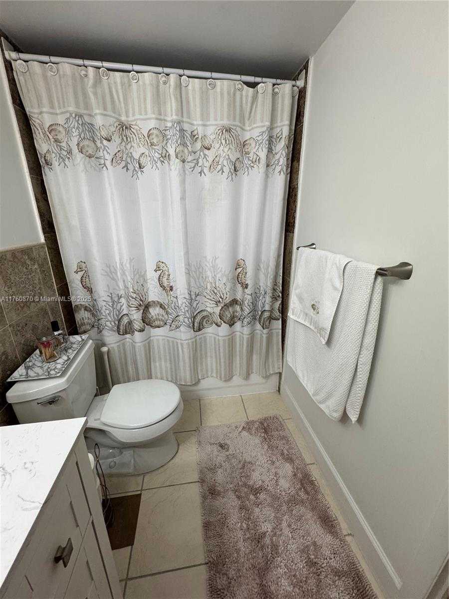 Small Image of 1455 NORTH TREASURE DR #3C, North Bay Village Number 22