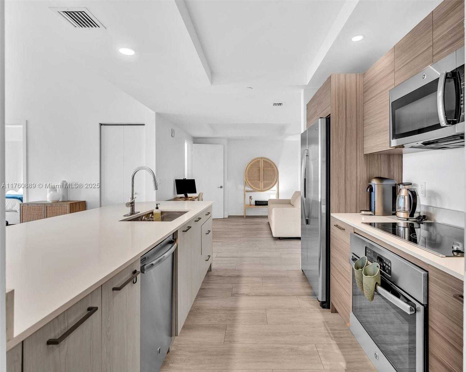 Small Image of 121 NORTH EAST 34TH ST #2102, Miami Number 16