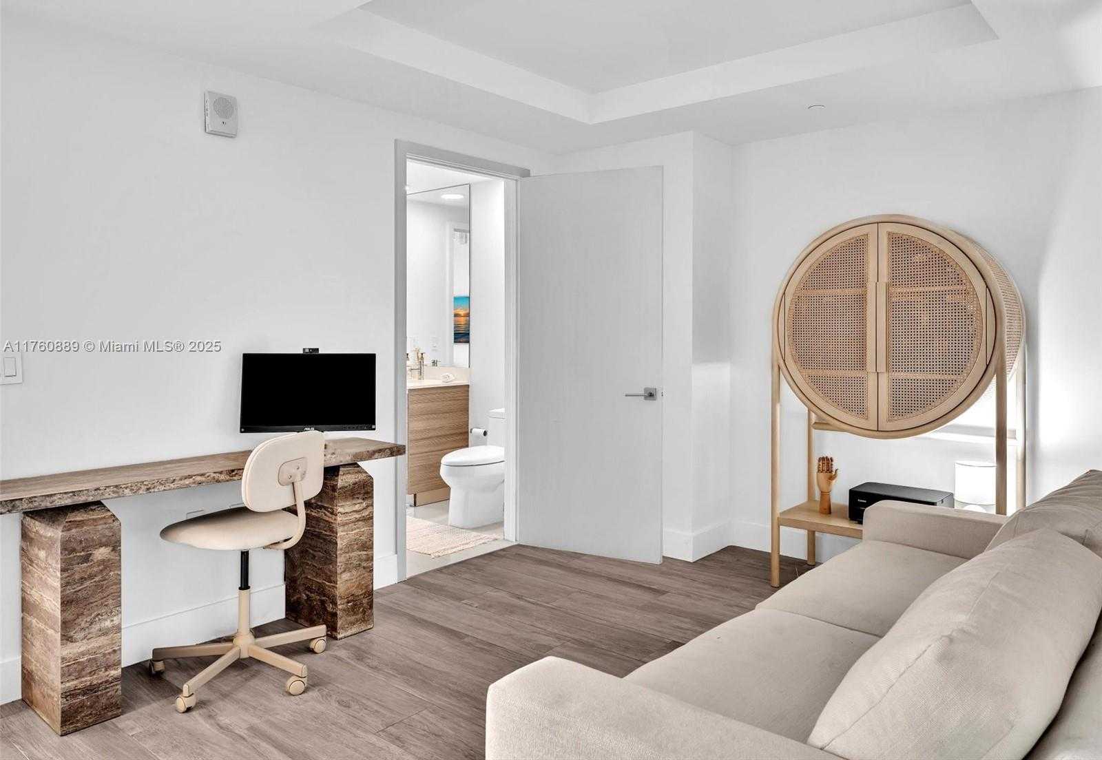 Small Image of 121 NORTH EAST 34TH ST #2102, Miami Number 4