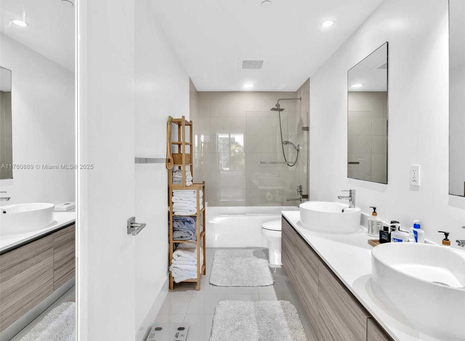 Small Image of 121 NORTH EAST 34TH ST #2102, Miami Number 45