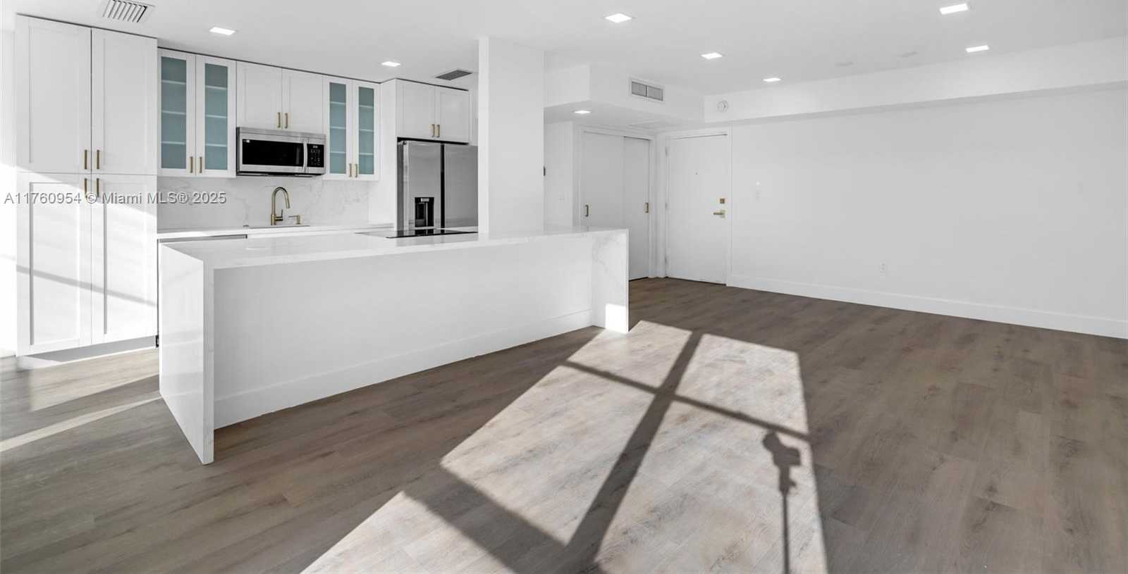 Small Image of 17560 ATLANTIC BLVD #409, Sunny Isles Beach Number 19