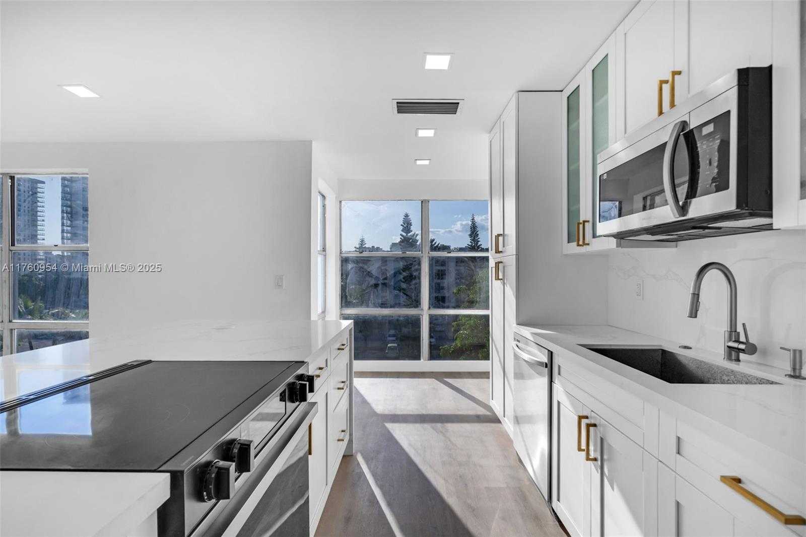 Small Image of 17560 ATLANTIC BLVD #409, Sunny Isles Beach Number 22