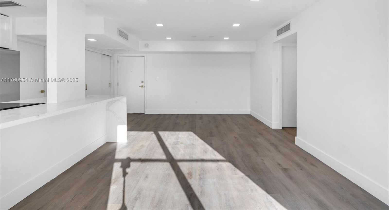 Small Image of 17560 ATLANTIC BLVD #409, Sunny Isles Beach Number 24