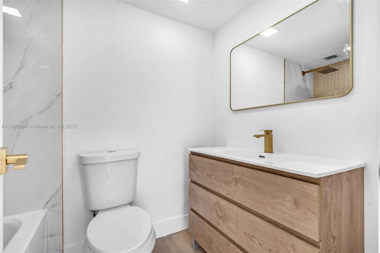 Small Image of 17560 ATLANTIC BLVD #409, Sunny Isles Beach Number 28