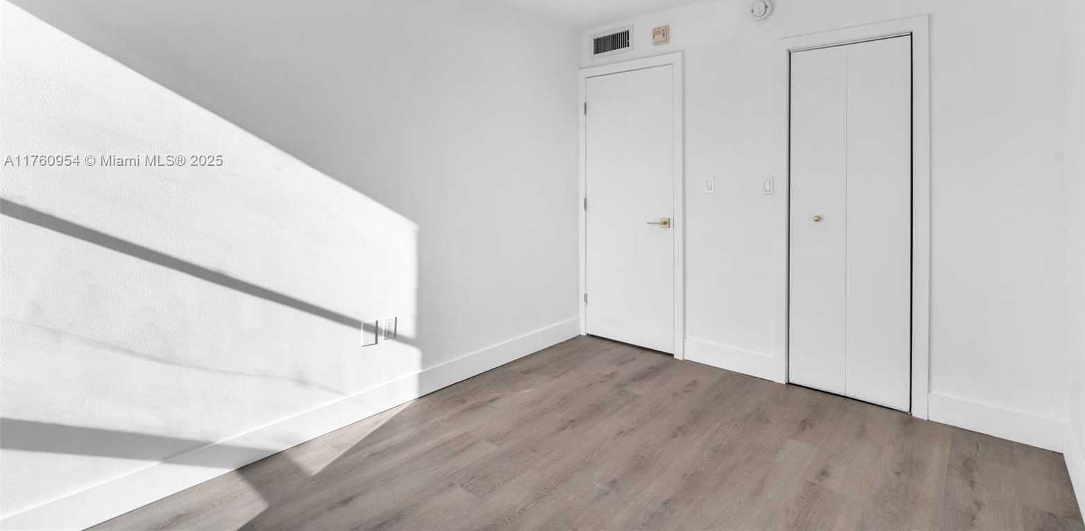 Small Image of 17560 ATLANTIC BLVD #409, Sunny Isles Beach Number 32