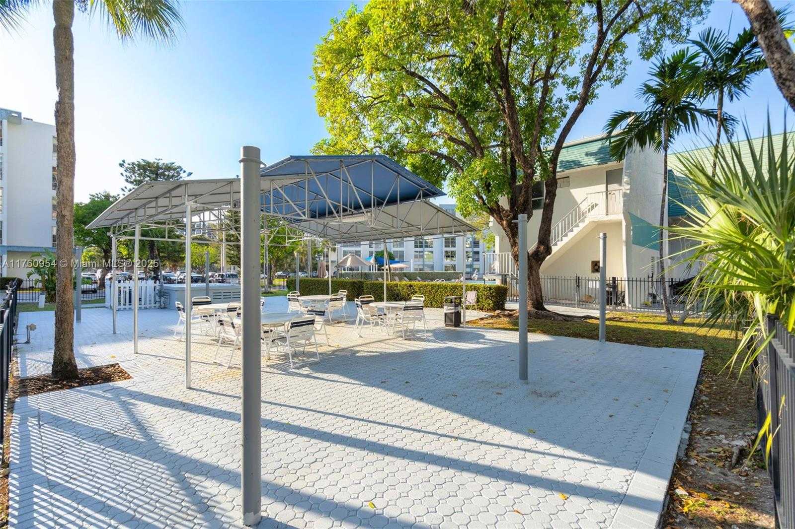 Small Image of 17560 ATLANTIC BLVD #409, Sunny Isles Beach Number 35