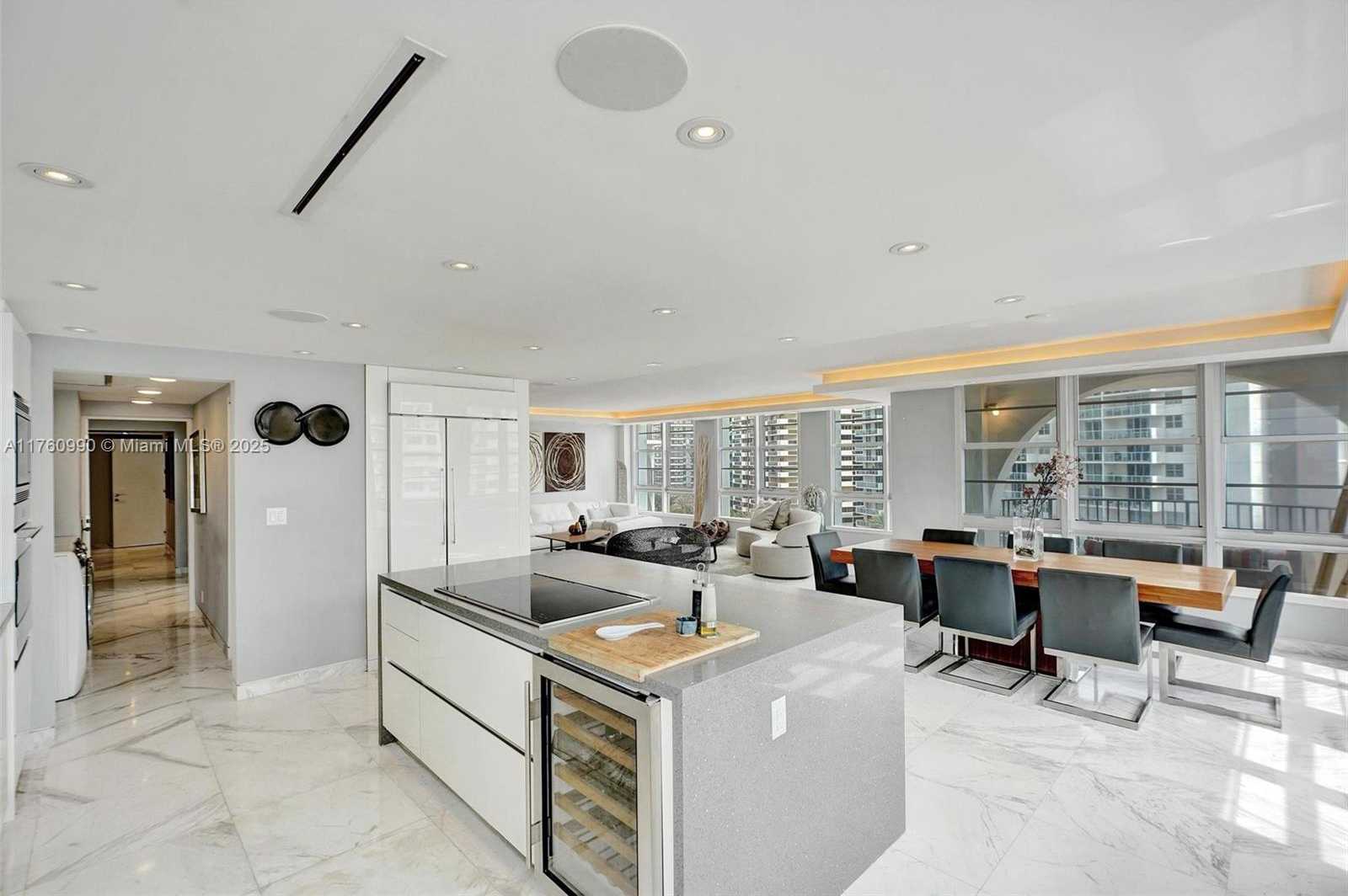 Small Image of 5660 COLLINS AVE #9B, Miami Beach Number 10