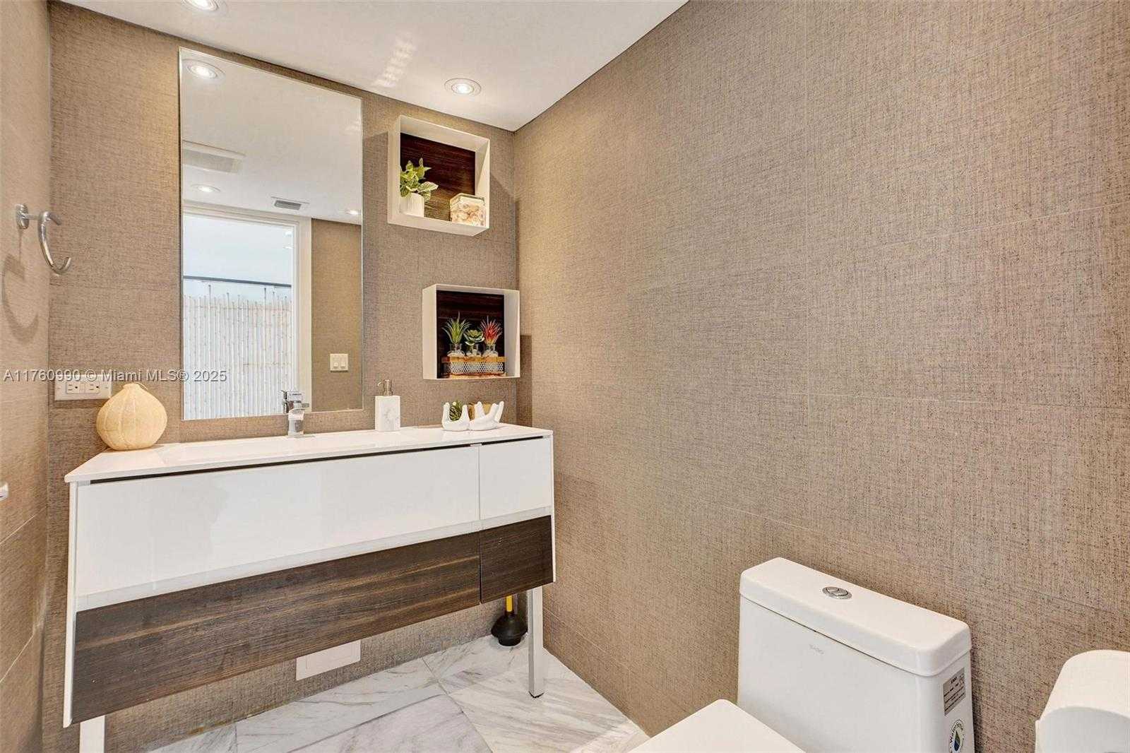 Small Image of 5660 COLLINS AVE #9B, Miami Beach Number 23