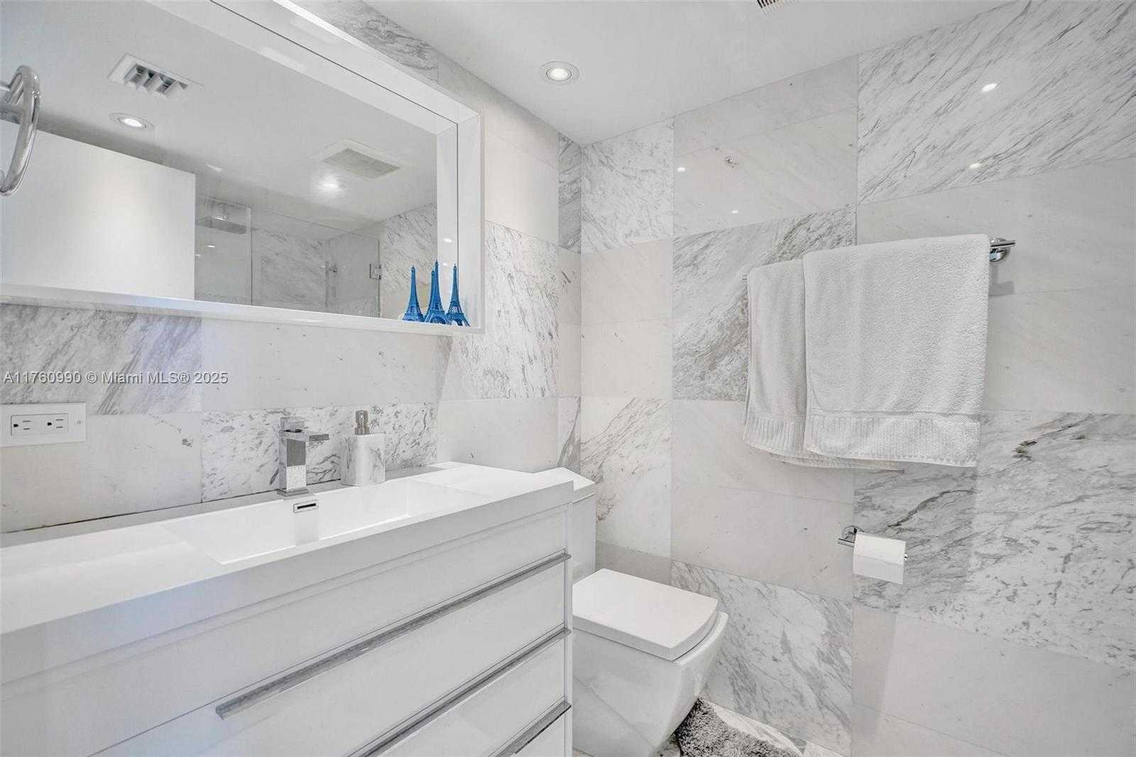 Small Image of 5660 COLLINS AVE #9B, Miami Beach Number 31