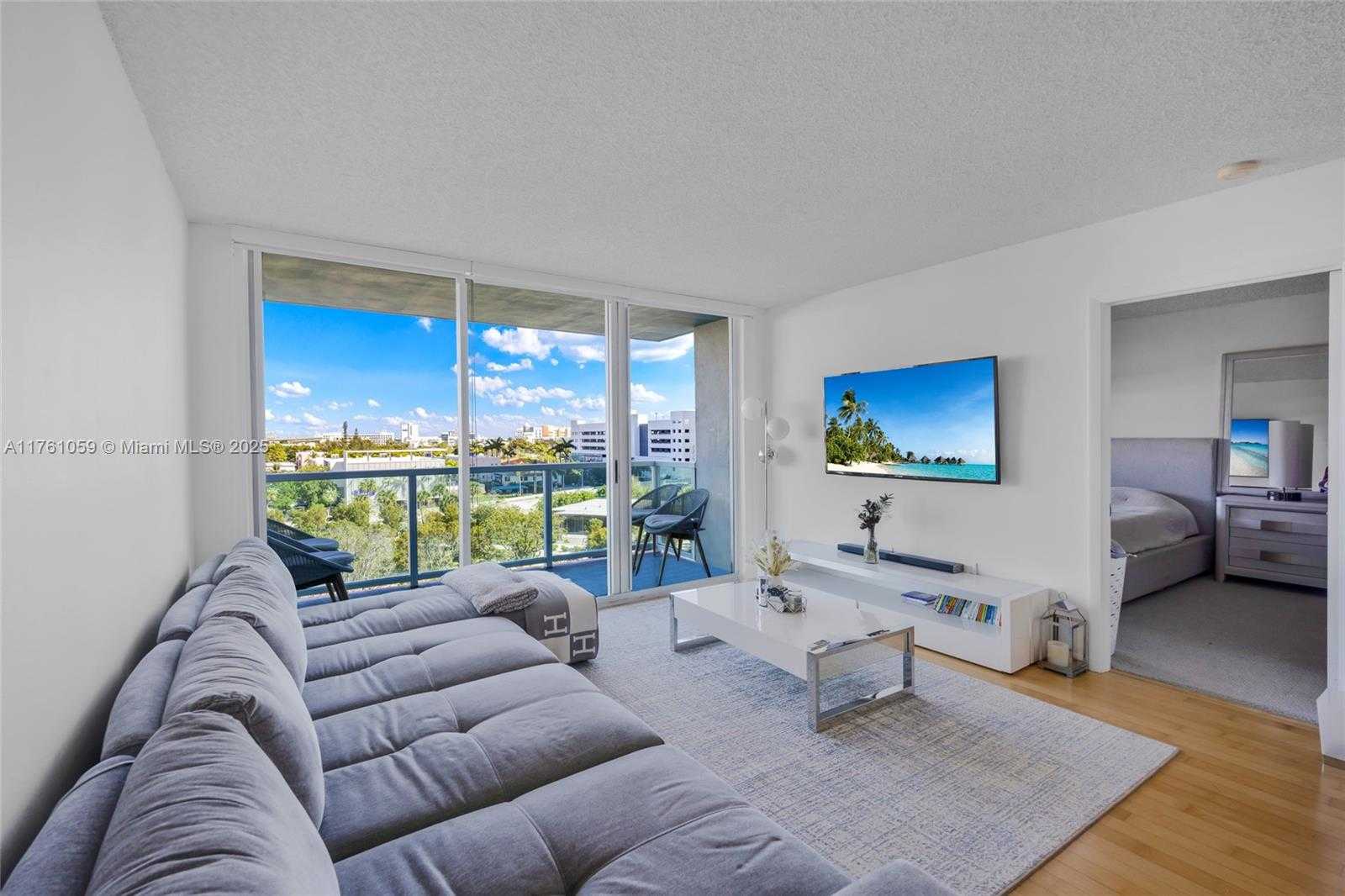 Small Image of 650 WEST AVE #704, Miami Beach Number 2
