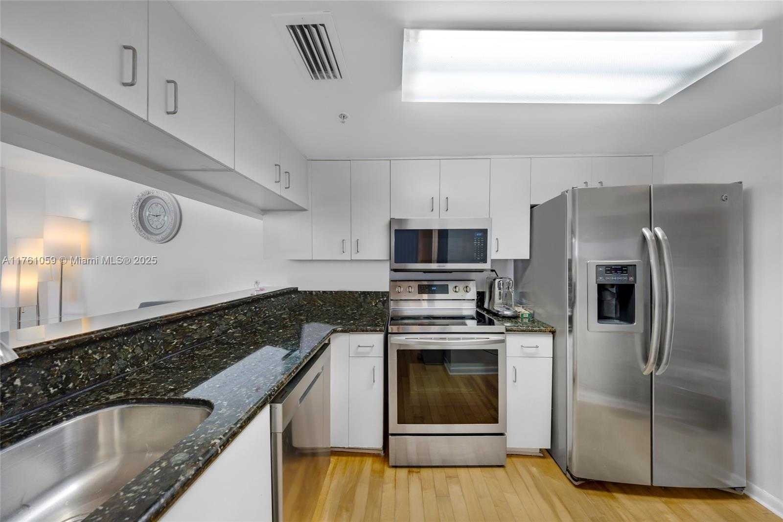 Small Image of 650 WEST AVE #704, Miami Beach Number 9