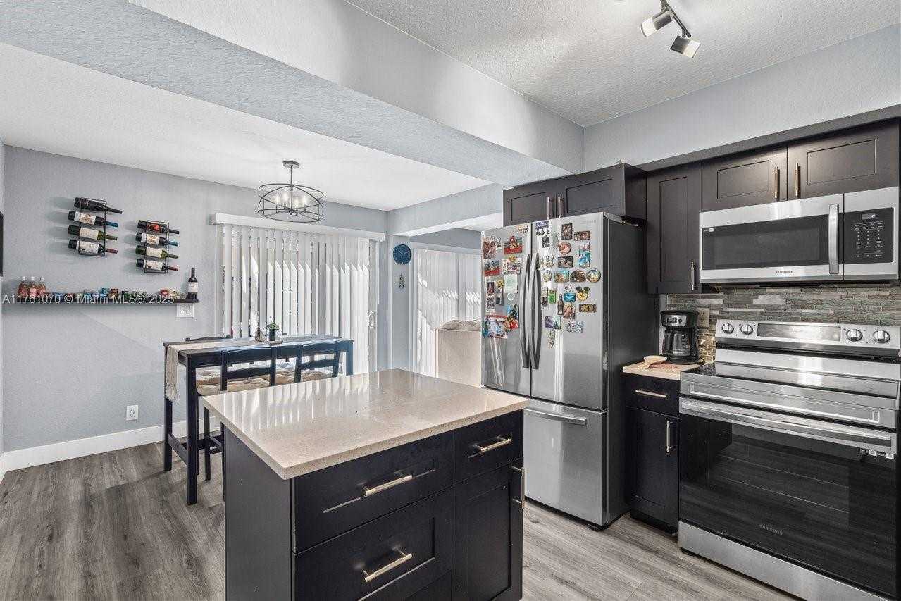 Small Image of 510 SOUTH WEST 1ST ST #510, Boynton Beach Number 2