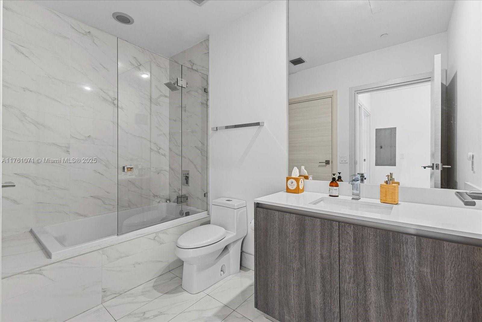 Small Image of 801 SOUTH MIAMI AVE #5509, Miami Number 7