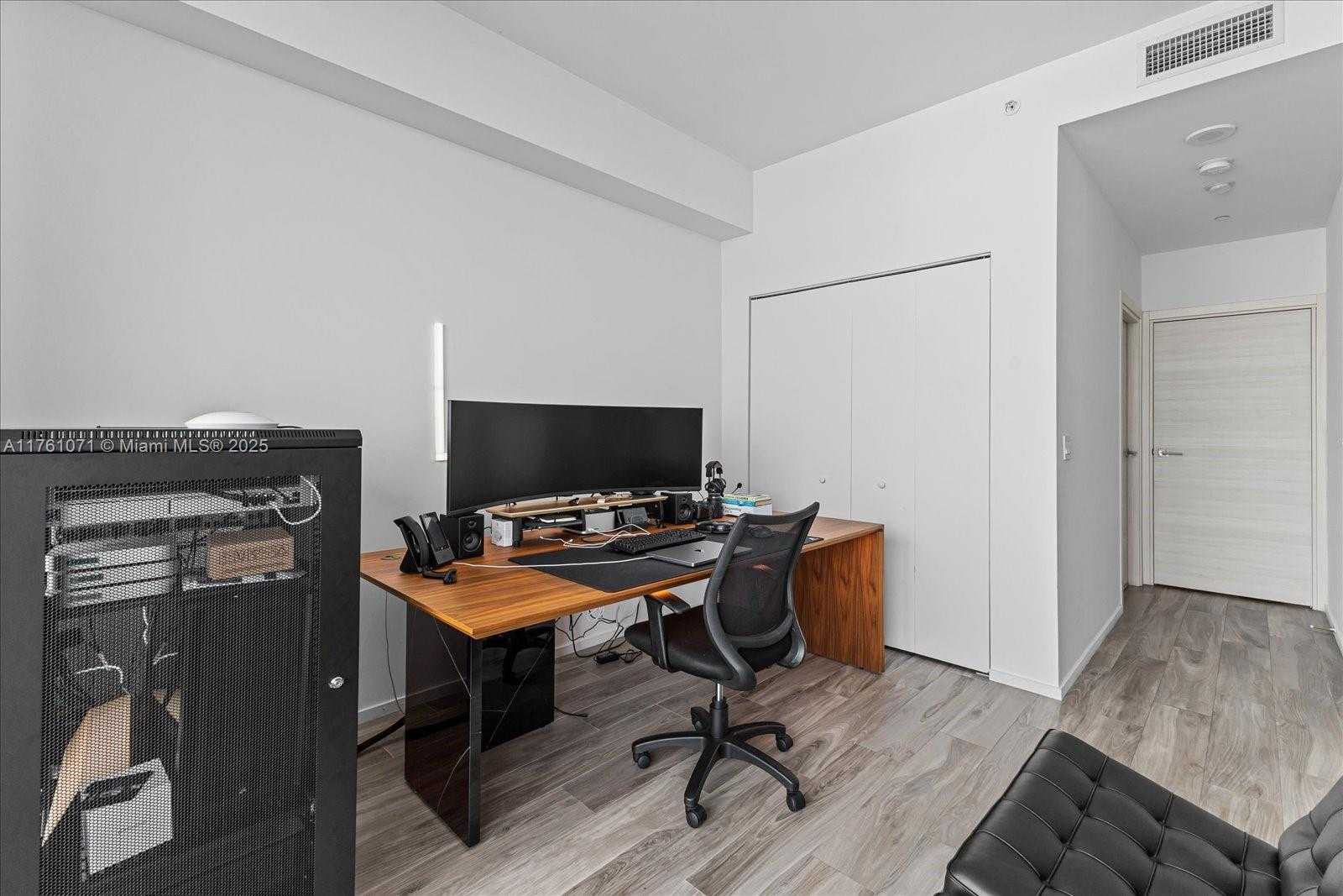 Small Image of 801 SOUTH MIAMI AVE #5509, Miami Number 9