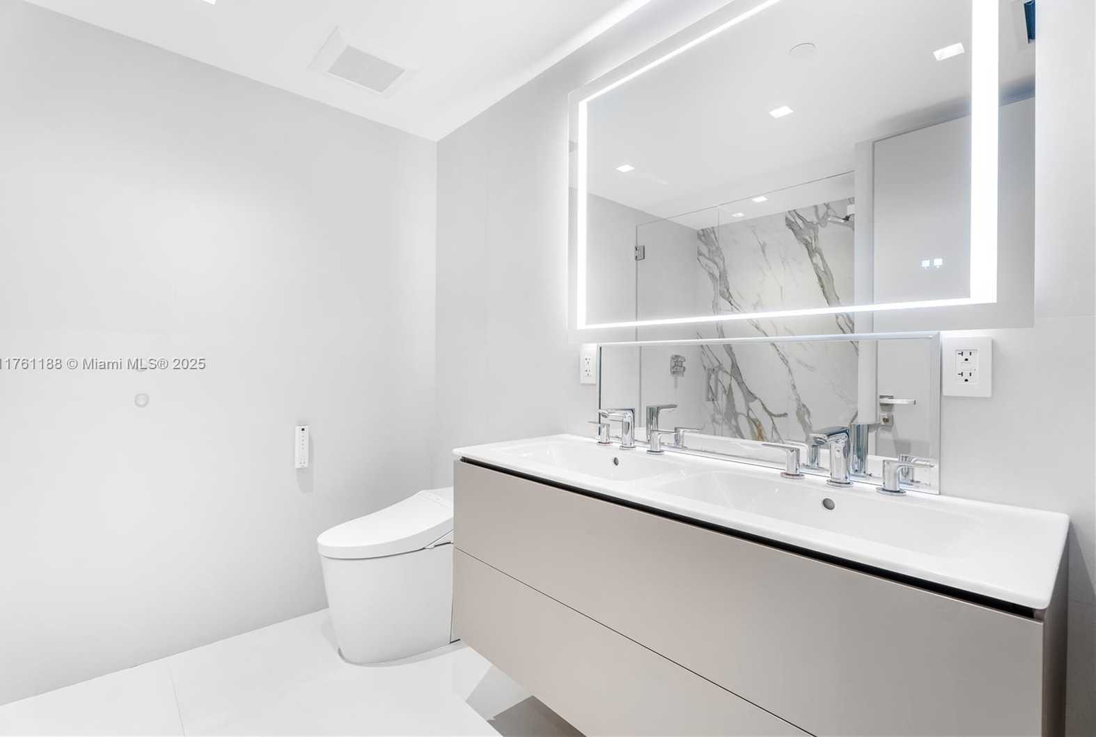 Small Image of 3301 NORTH EAST 183RD ST #PH04, Aventura Number 21
