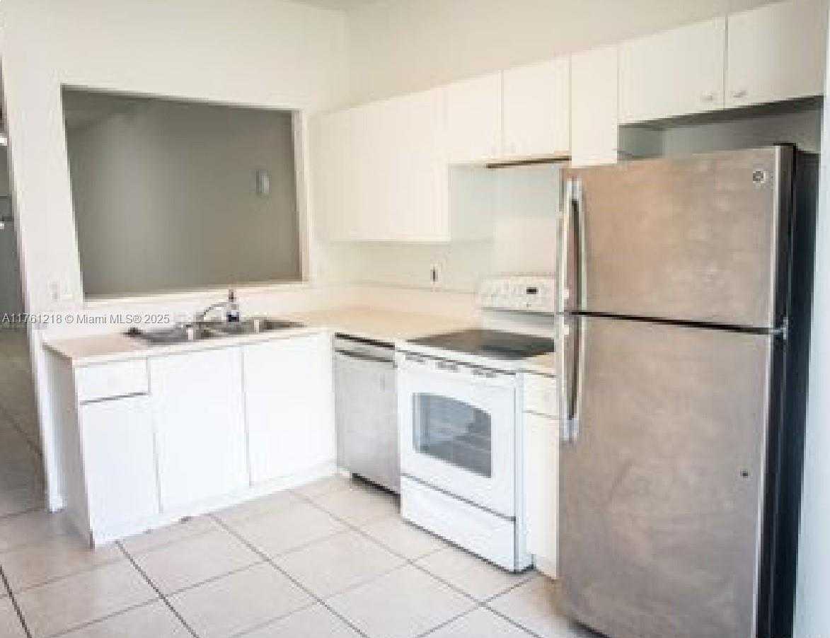 Small Image of 4 SOUTH WEST 15TH RD #4, Homestead Number 3